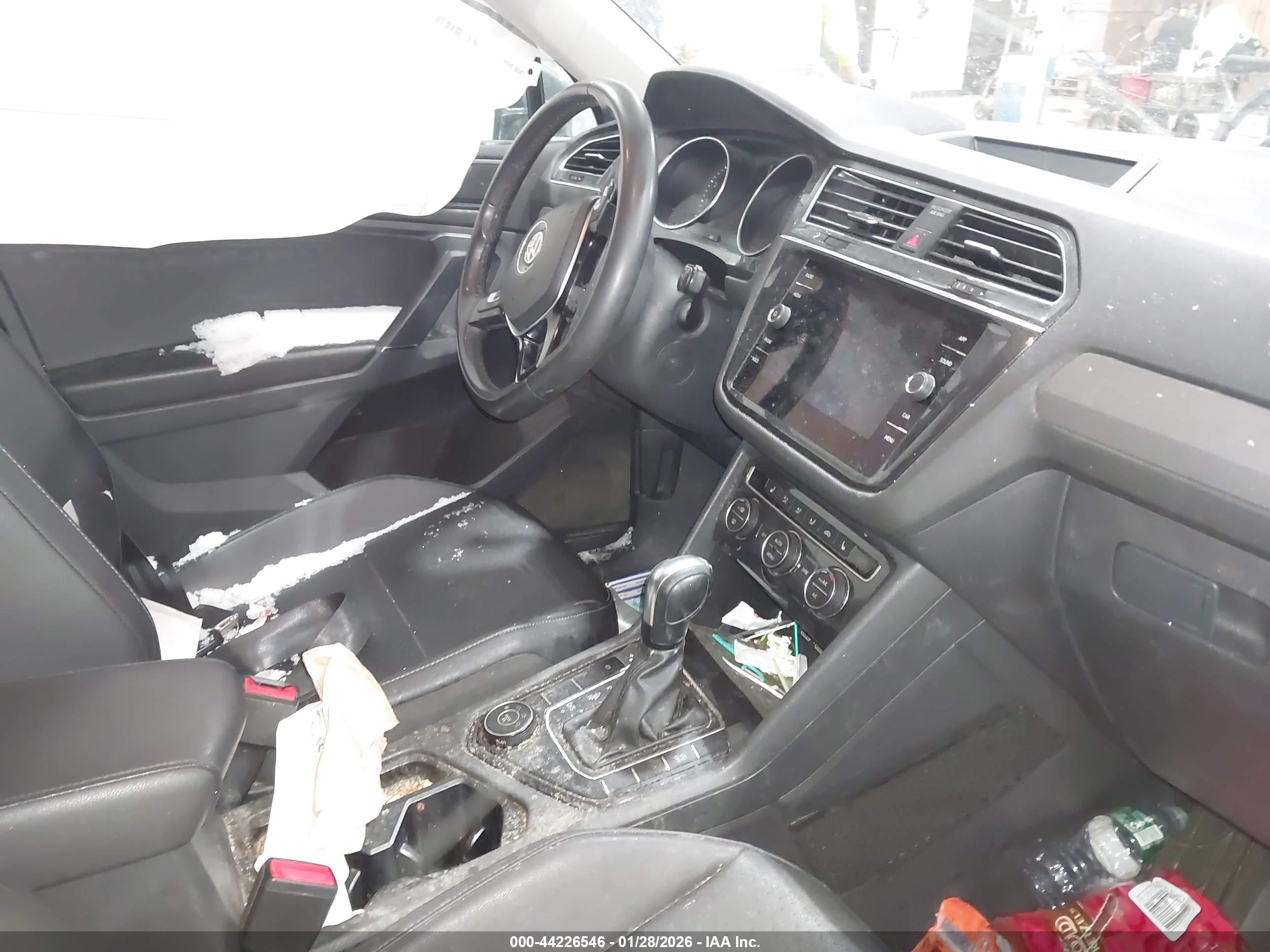 VOLKSWAGEN TIGUAN image 5