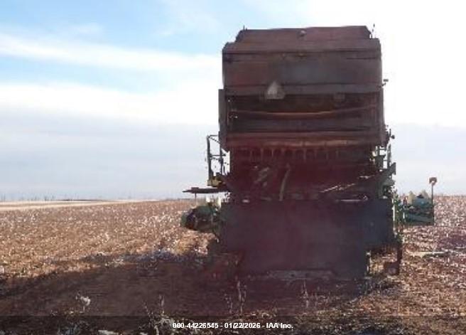 JOHN DEERE image 8