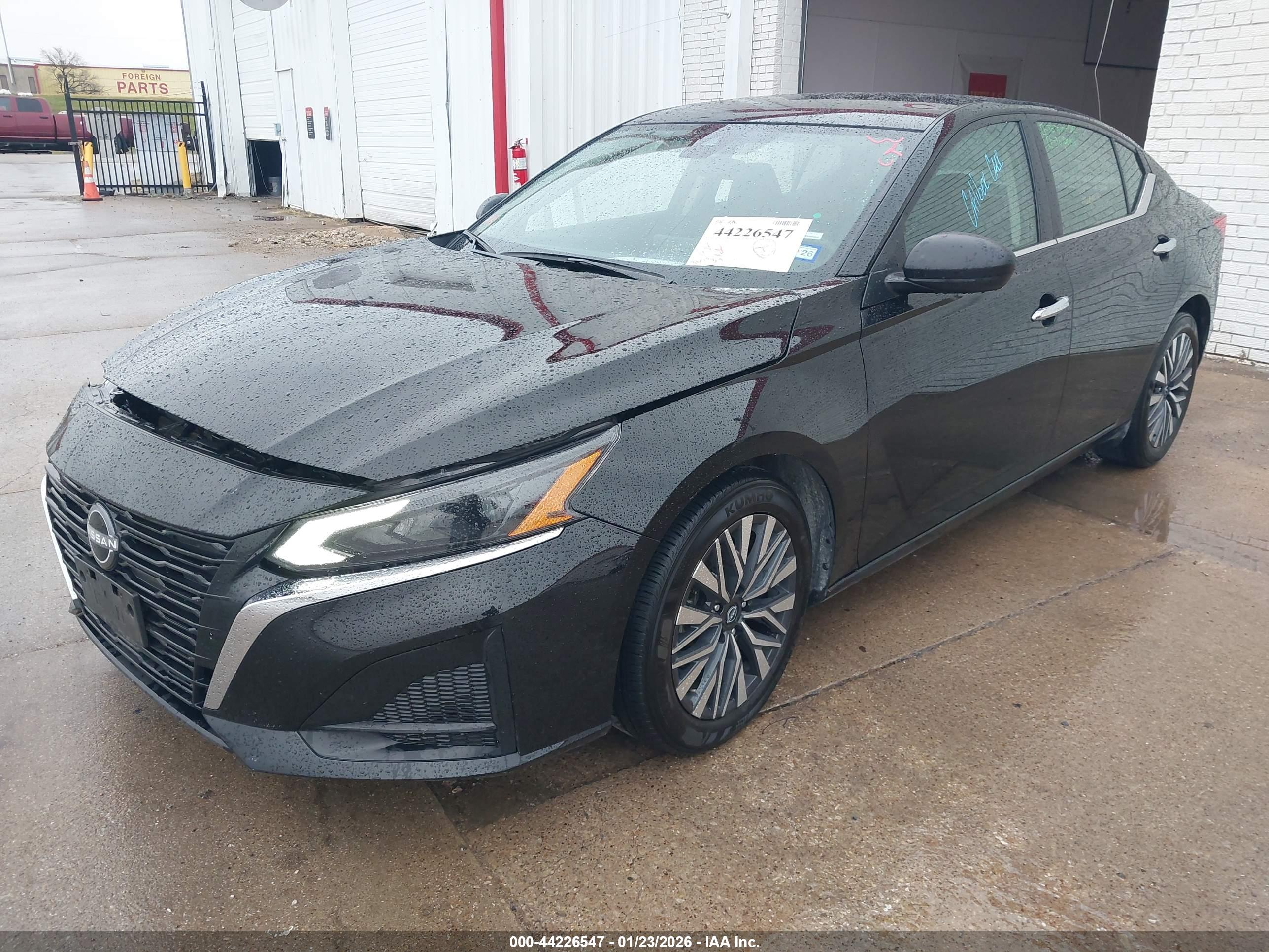 NISSAN ALTIMA image 2