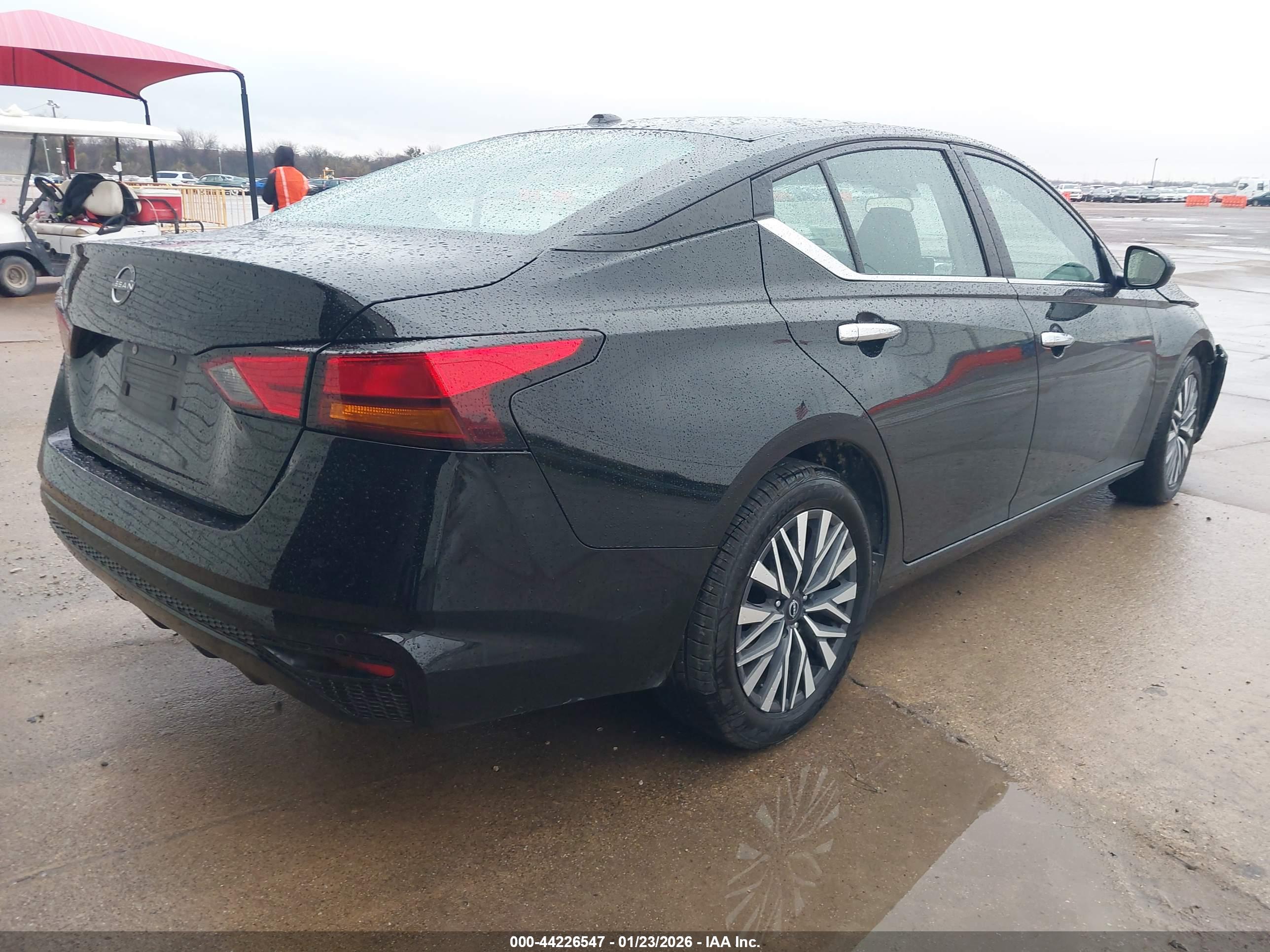 NISSAN ALTIMA image 4