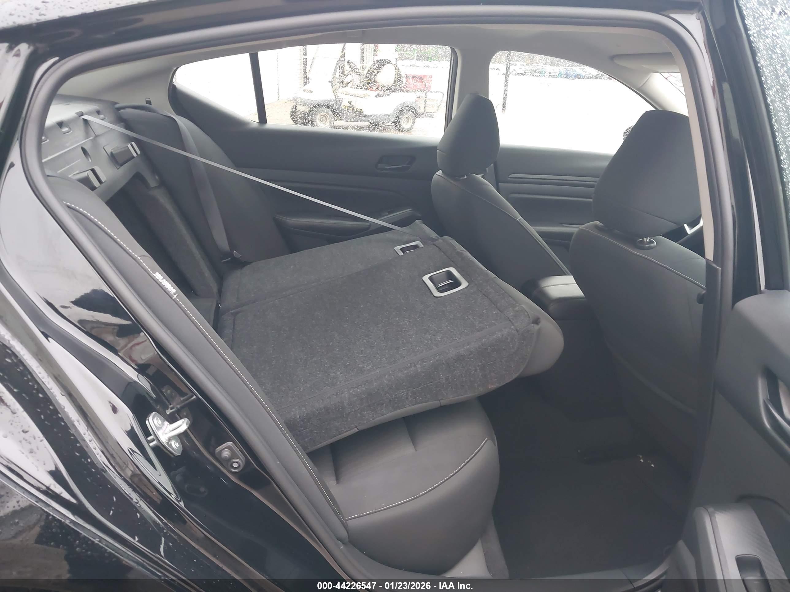 NISSAN ALTIMA image 8