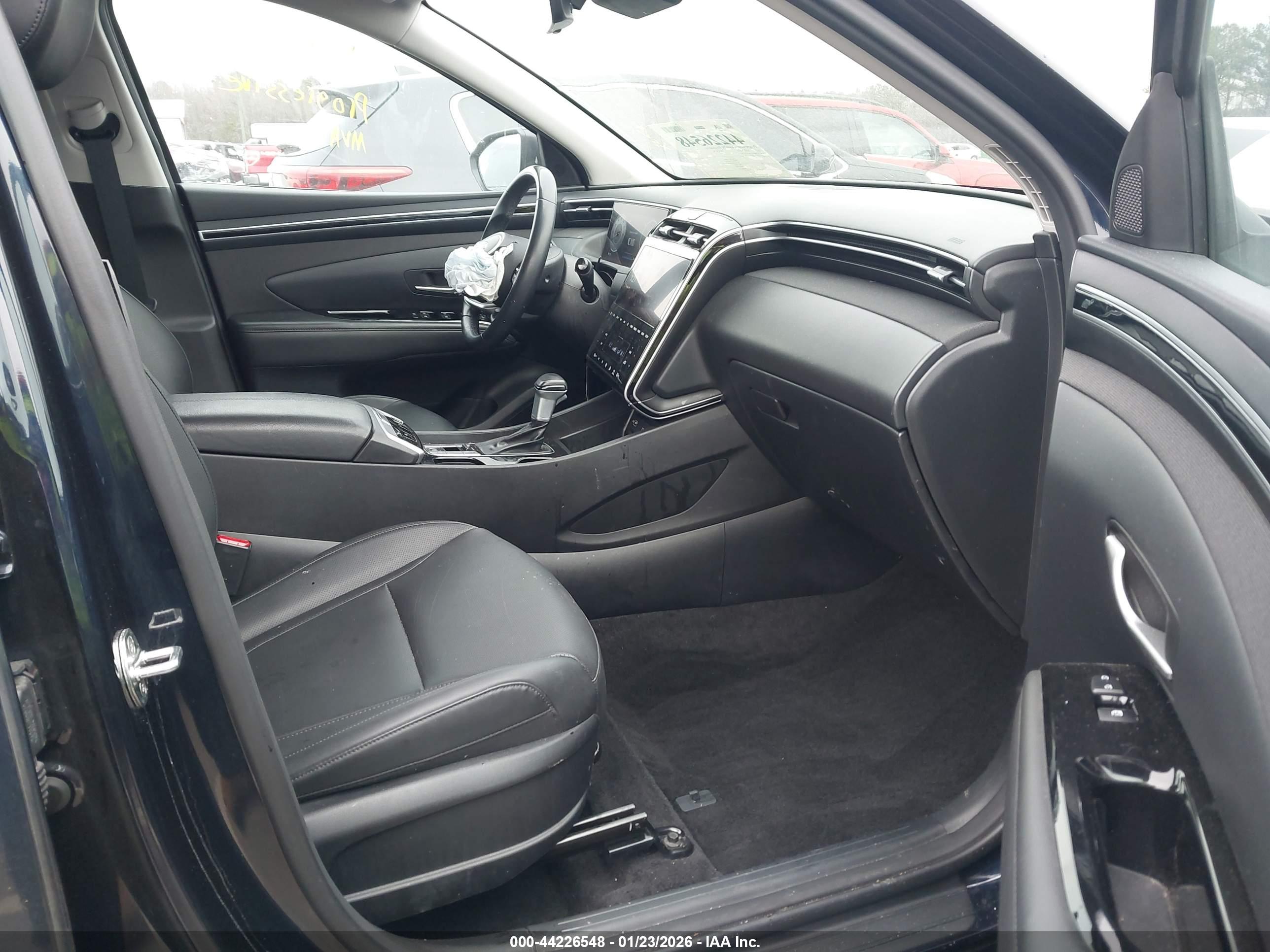 HYUNDAI TUCSON image 5