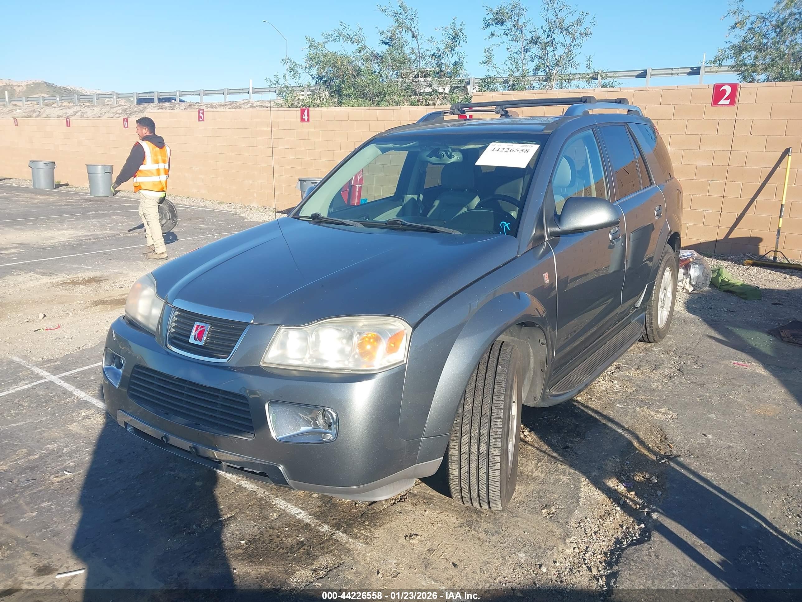 SATURN VUE image 2
