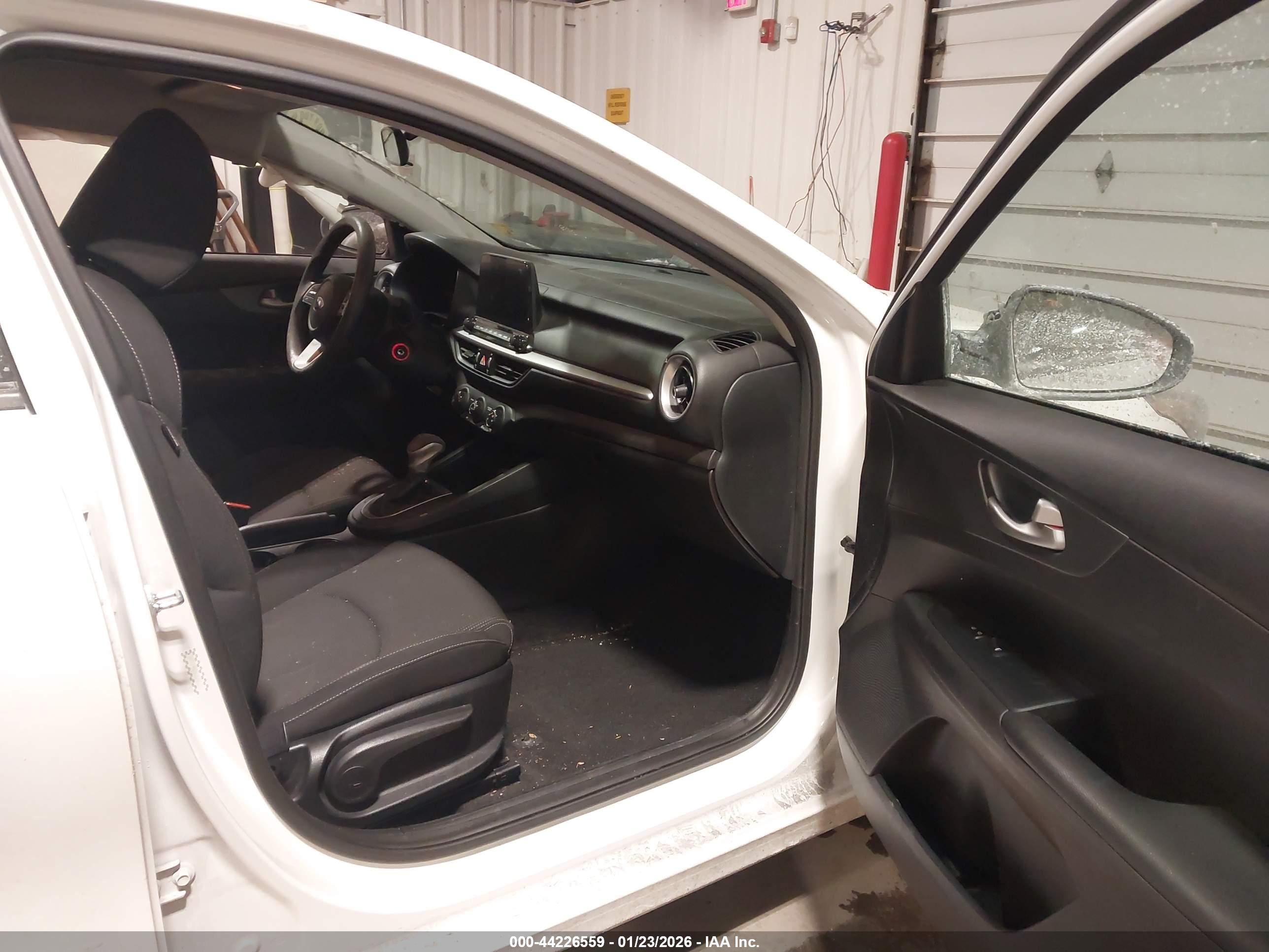 KIA FORTE image 5