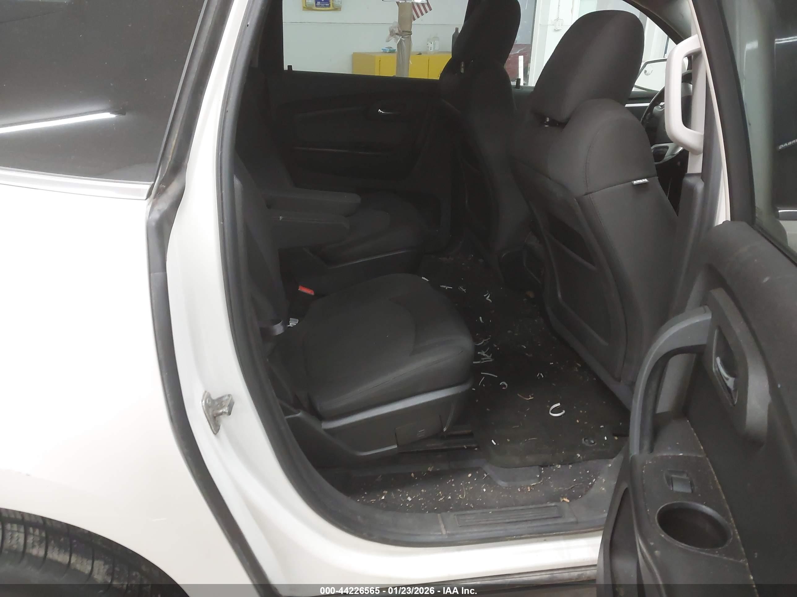 CHEVROLET TRAVERSE image 8
