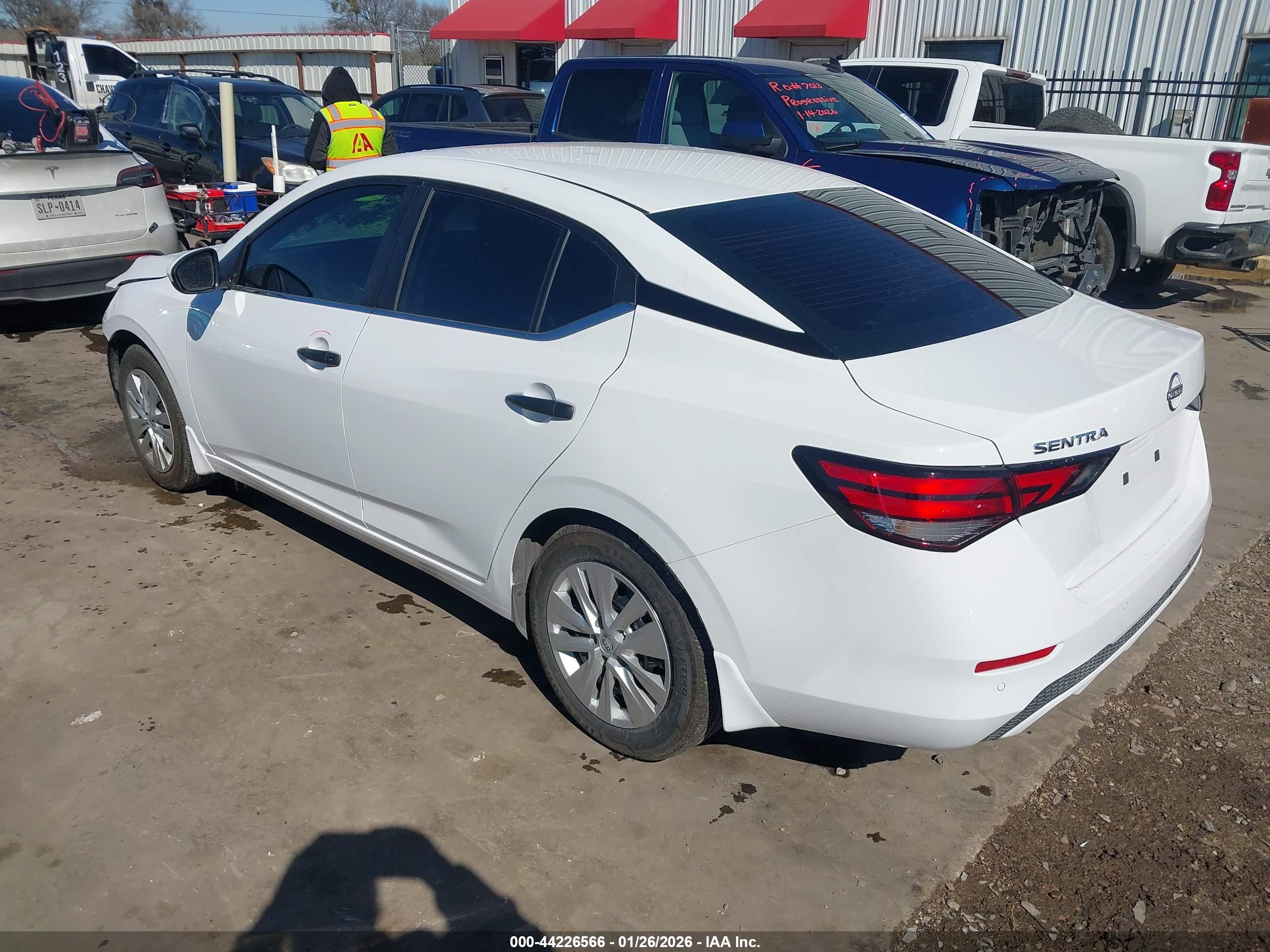 NISSAN SENTRA image 3