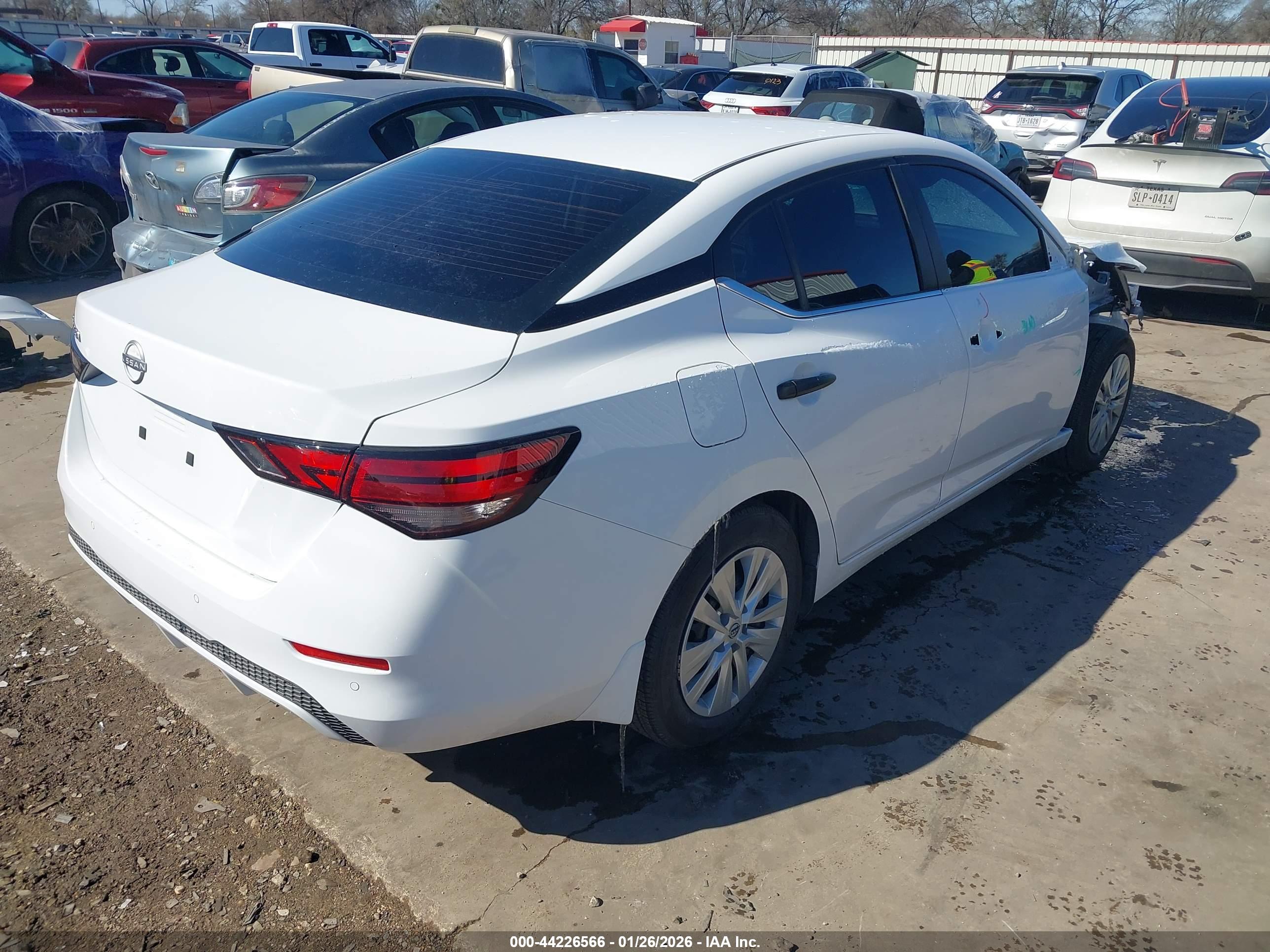NISSAN SENTRA image 4