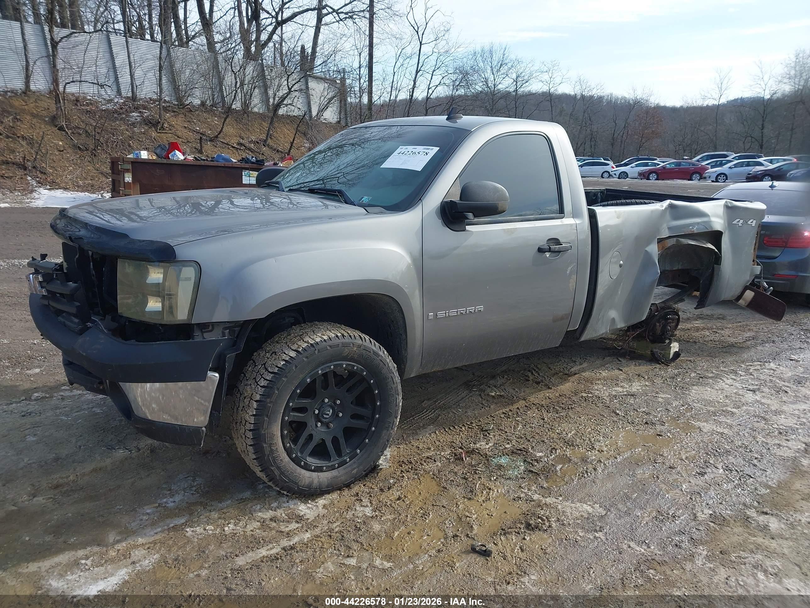 GMC SIERRA image 2