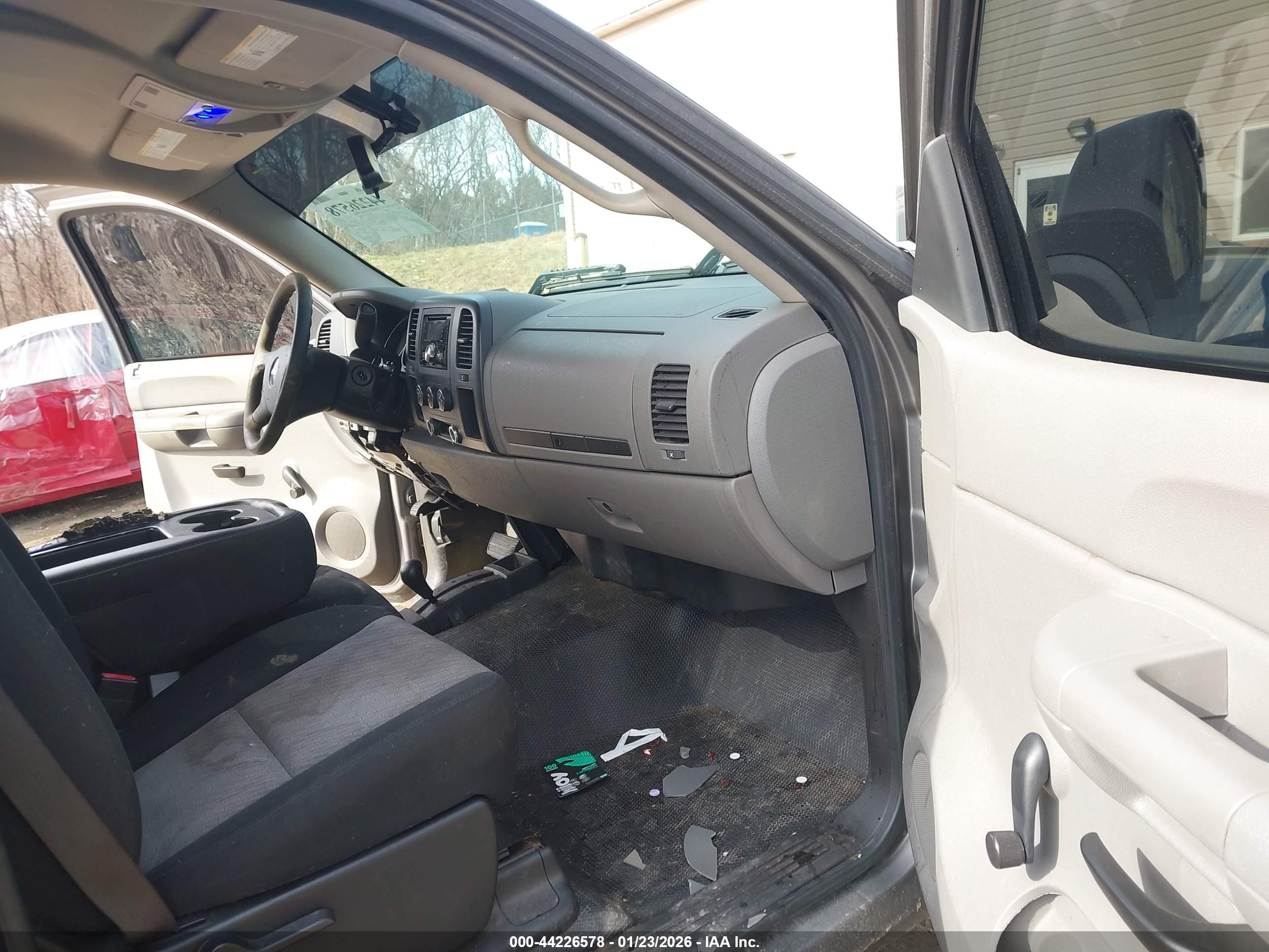 GMC SIERRA image 5