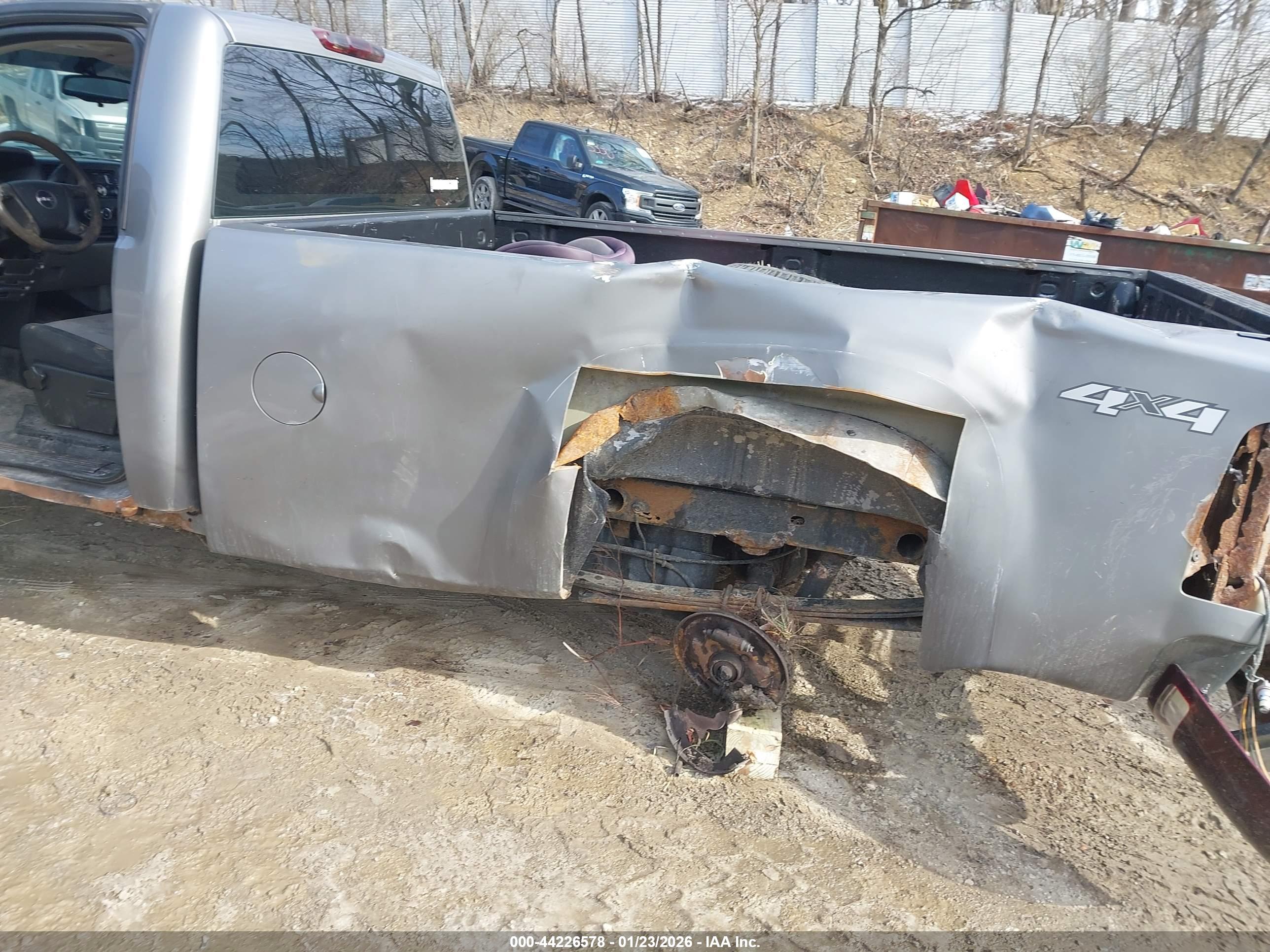 GMC SIERRA image 6