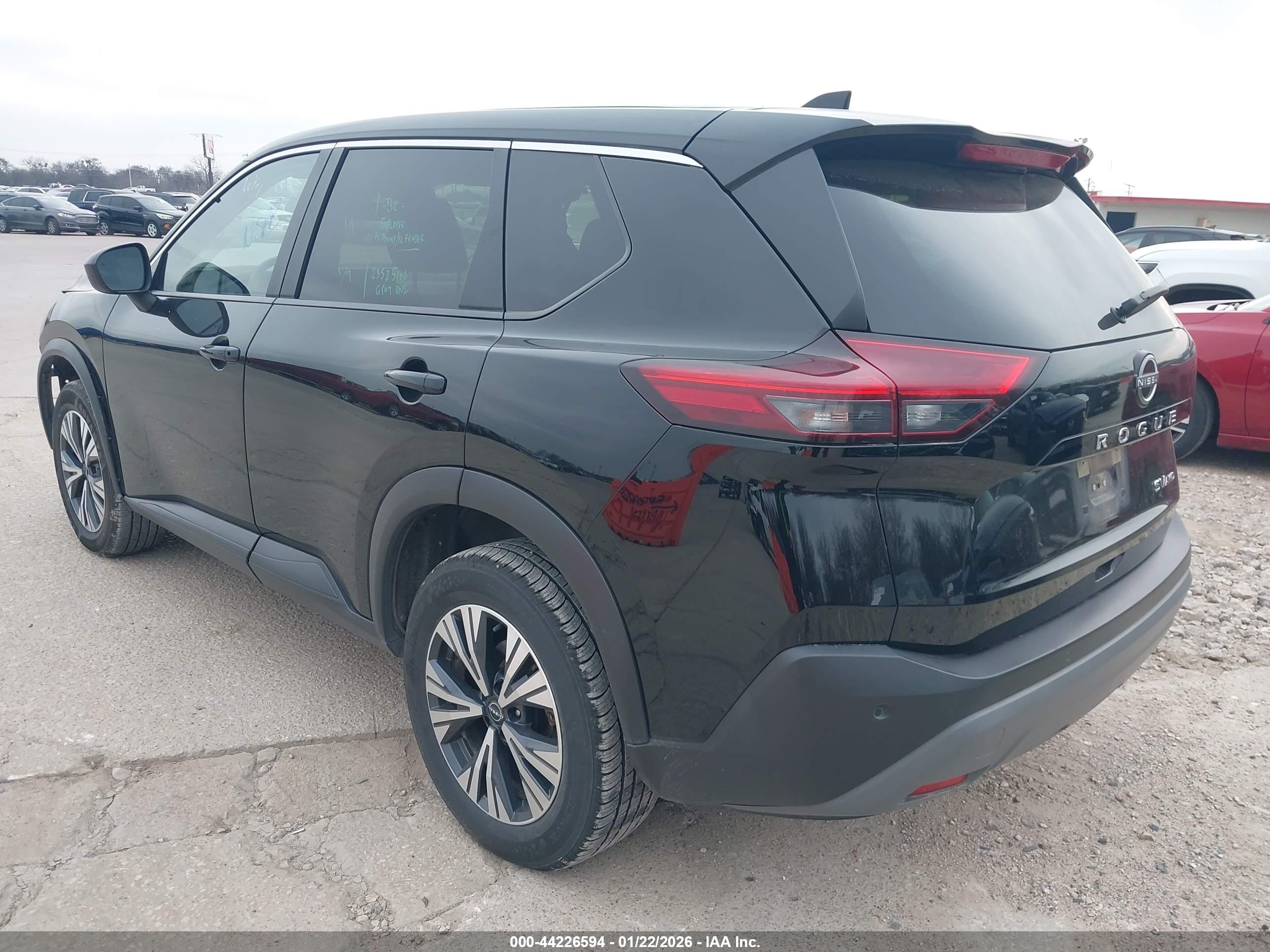 NISSAN ROGUE image 3