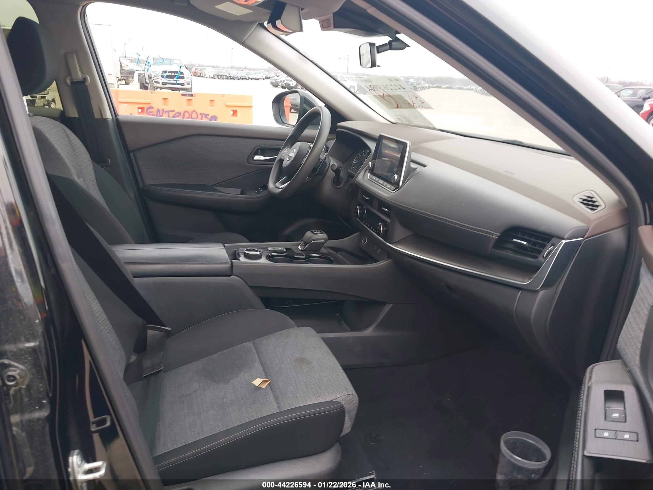 NISSAN ROGUE image 5