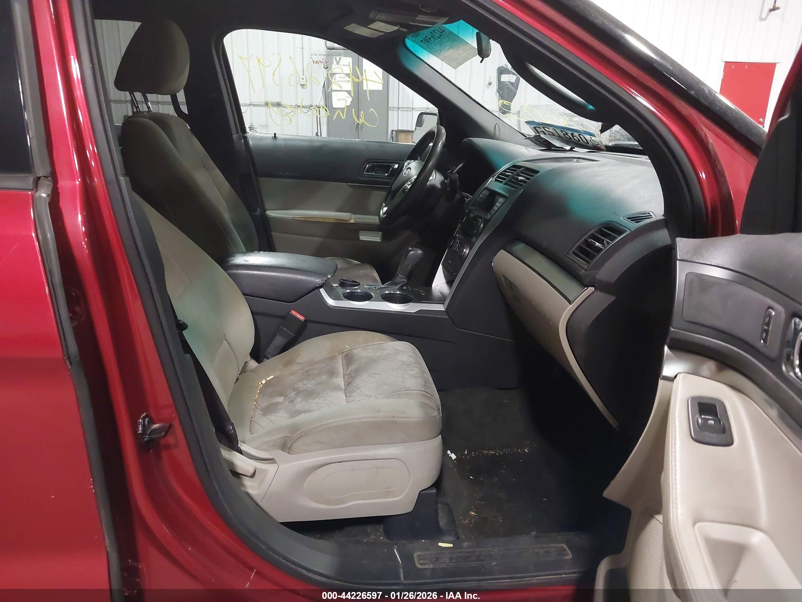 FORD EXPLORER image 5
