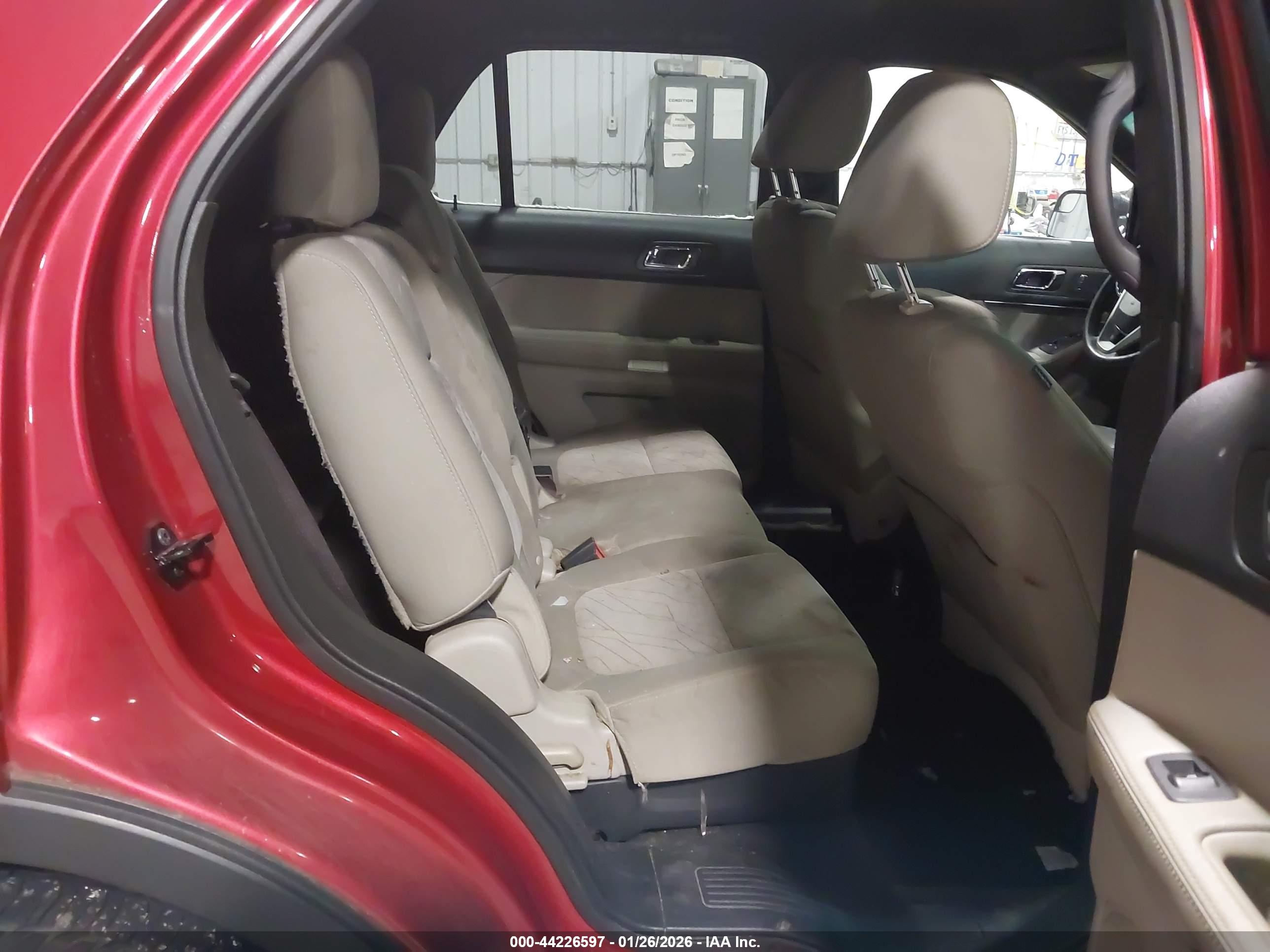 FORD EXPLORER image 8