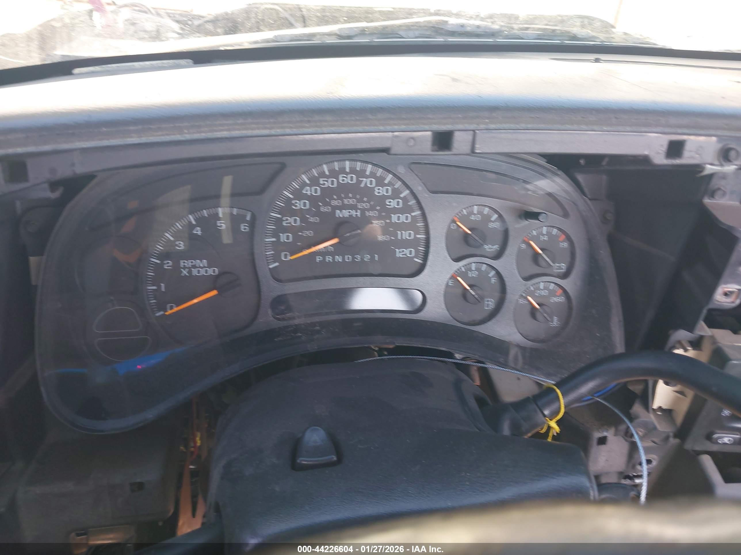 CHEVROLET SILVERADO image 7