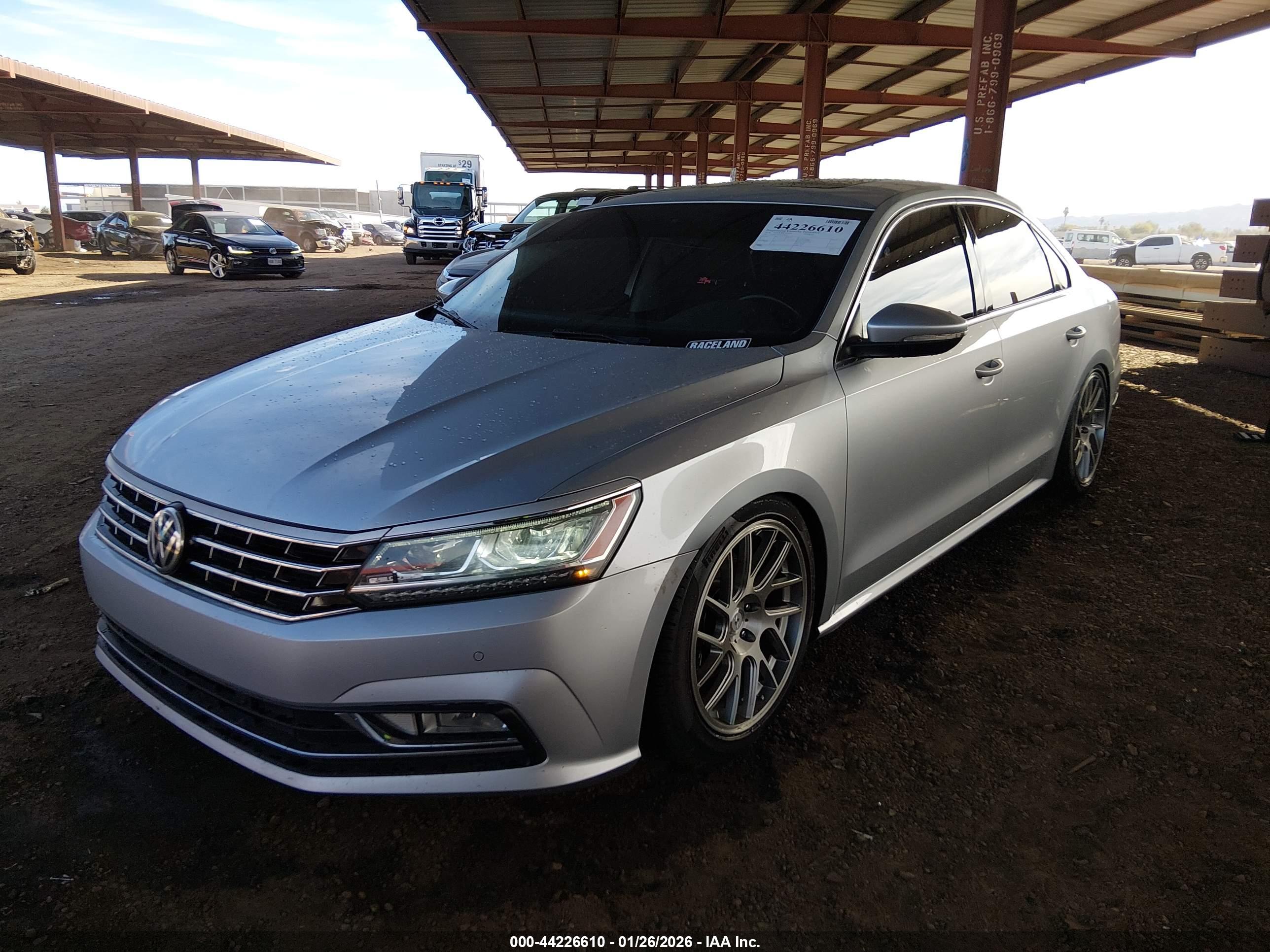 VOLKSWAGEN PASSAT image 2