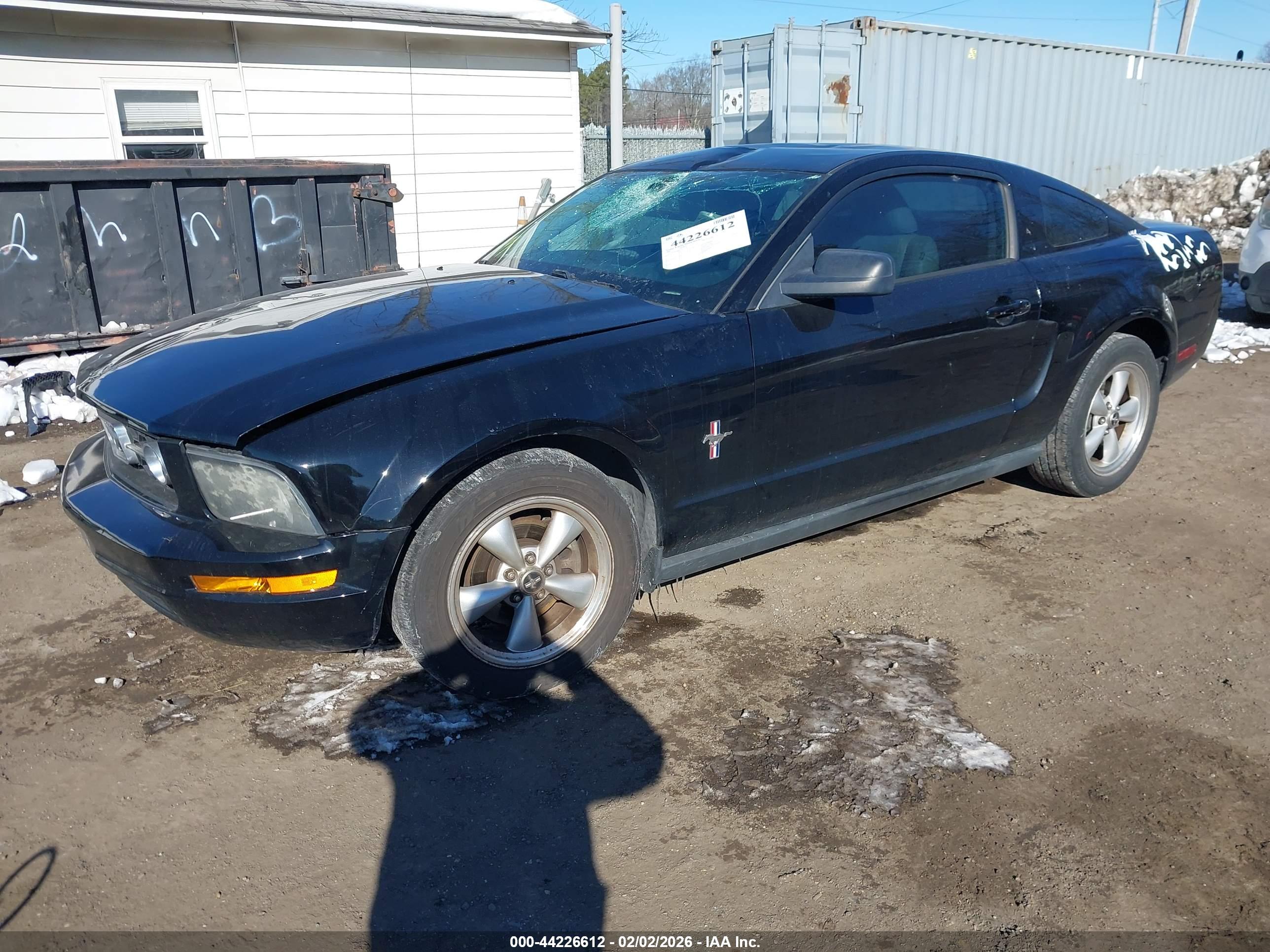 FORD MUSTANG image 2