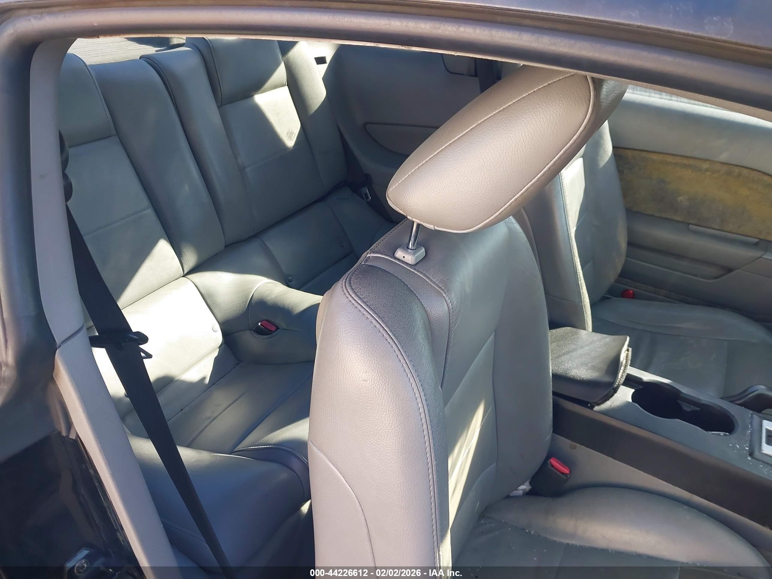 FORD MUSTANG image 8
