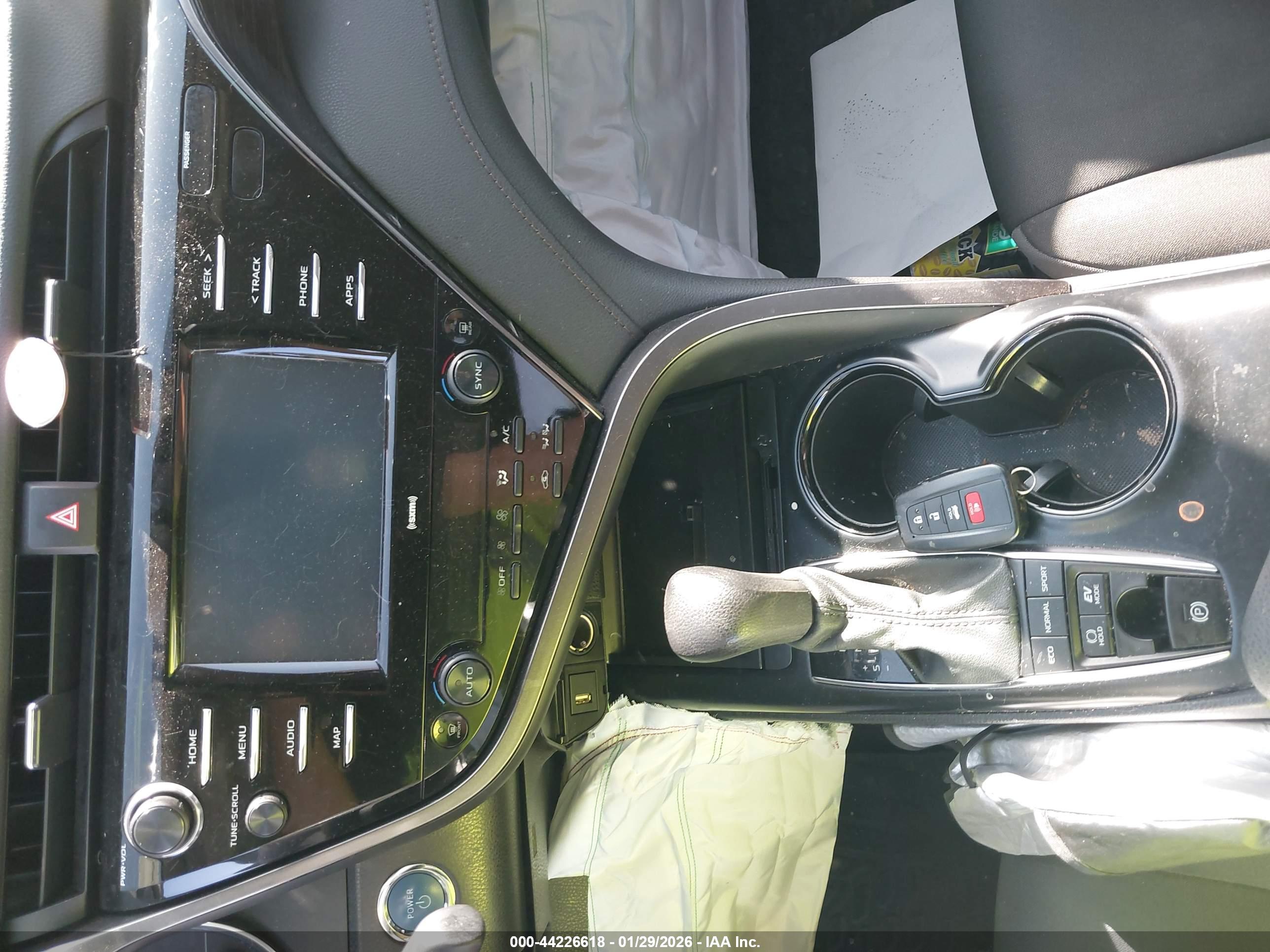 TOYOTA CAMRY image 11