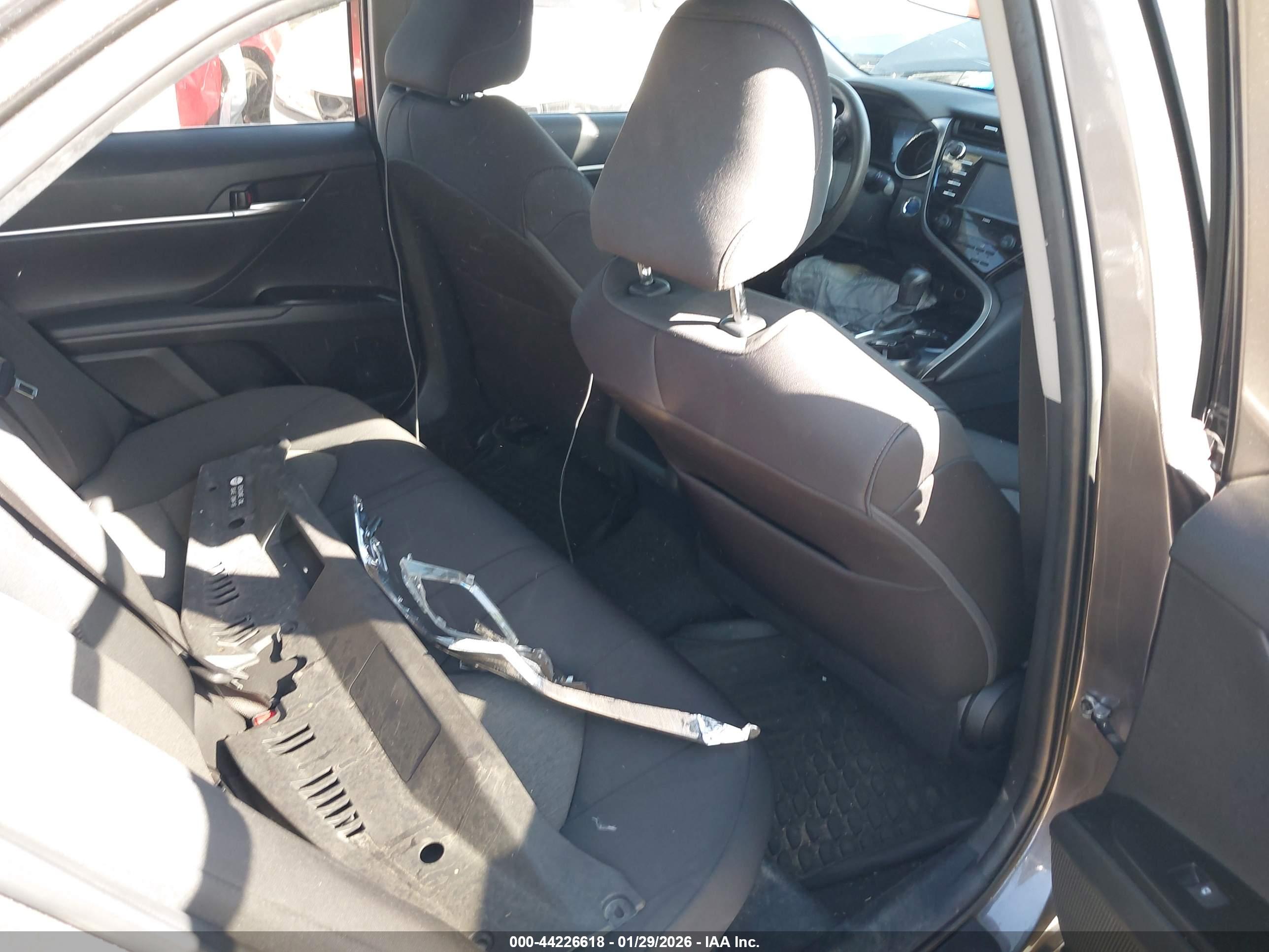 TOYOTA CAMRY image 8
