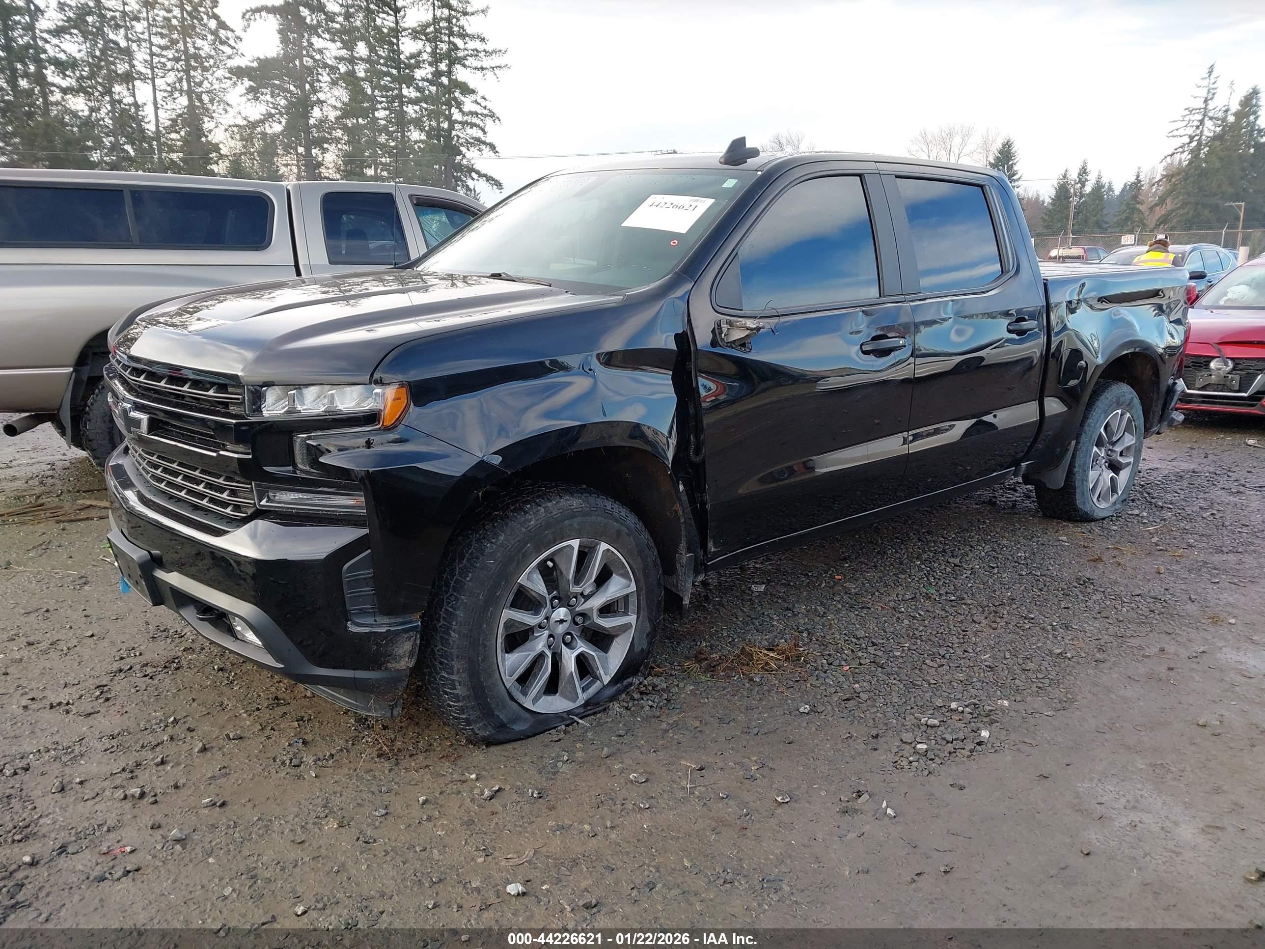 CHEVROLET SILVERADO image 2