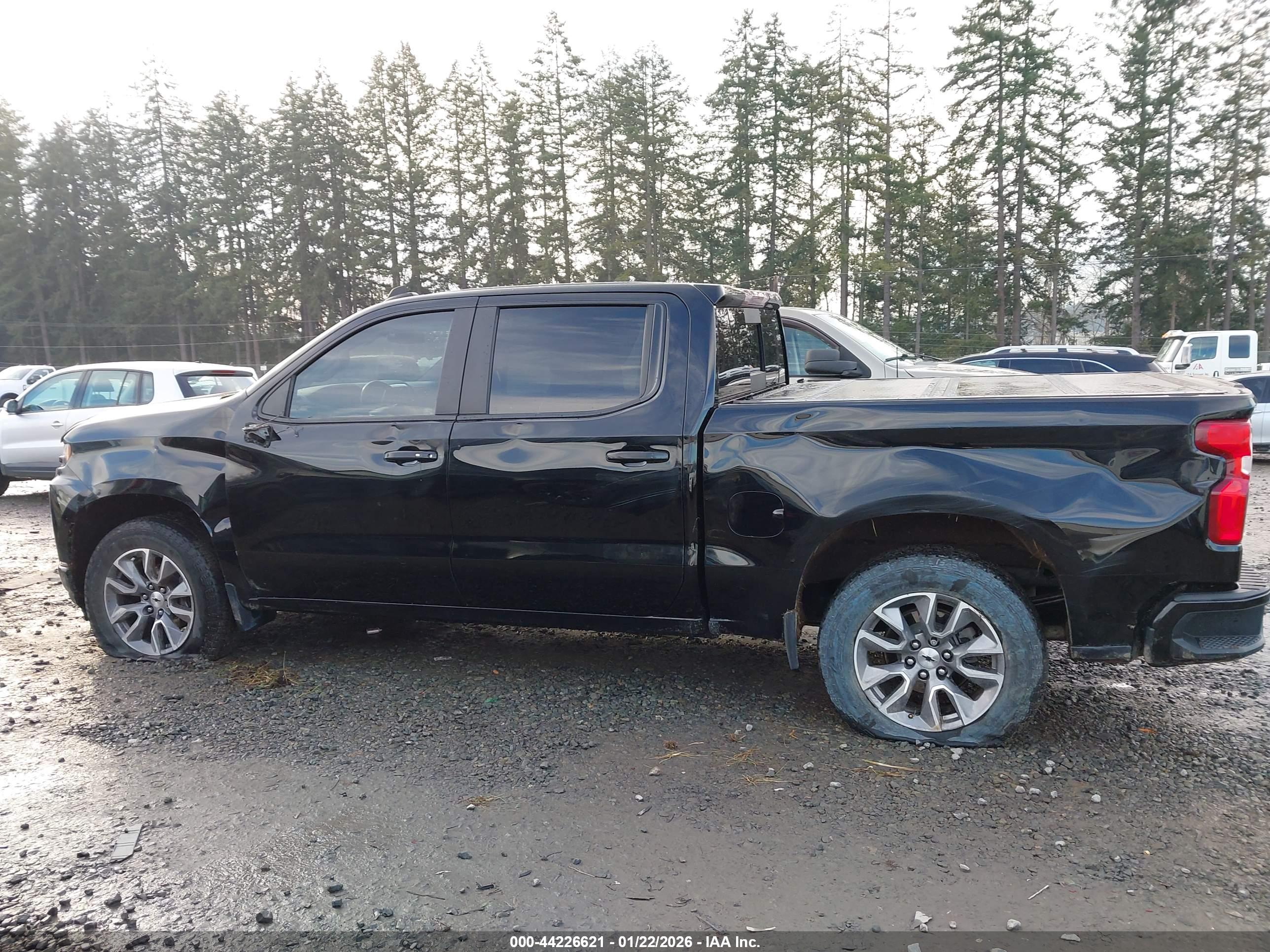 CHEVROLET SILVERADO image 6