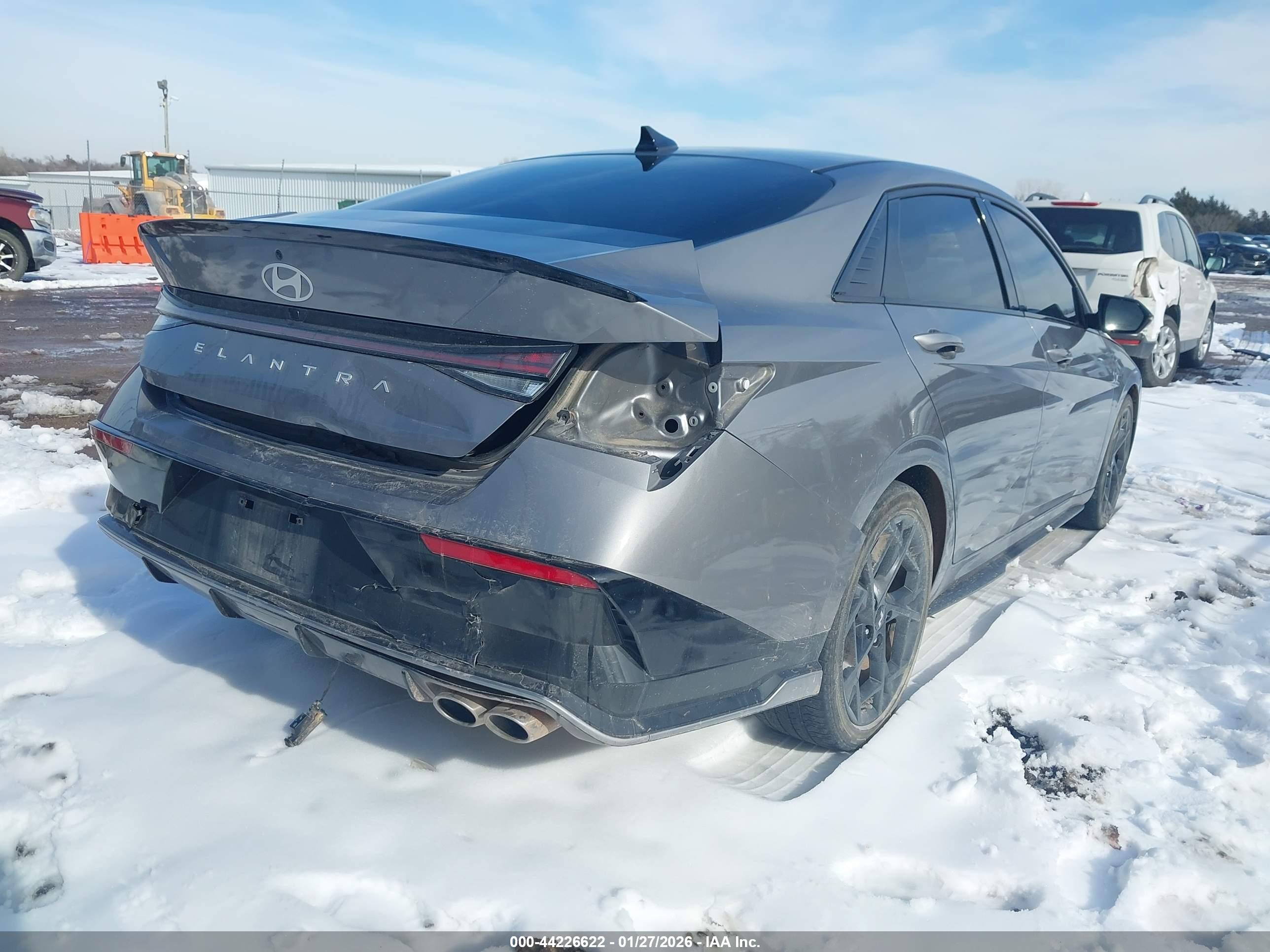 HYUNDAI ELANTRA image 4