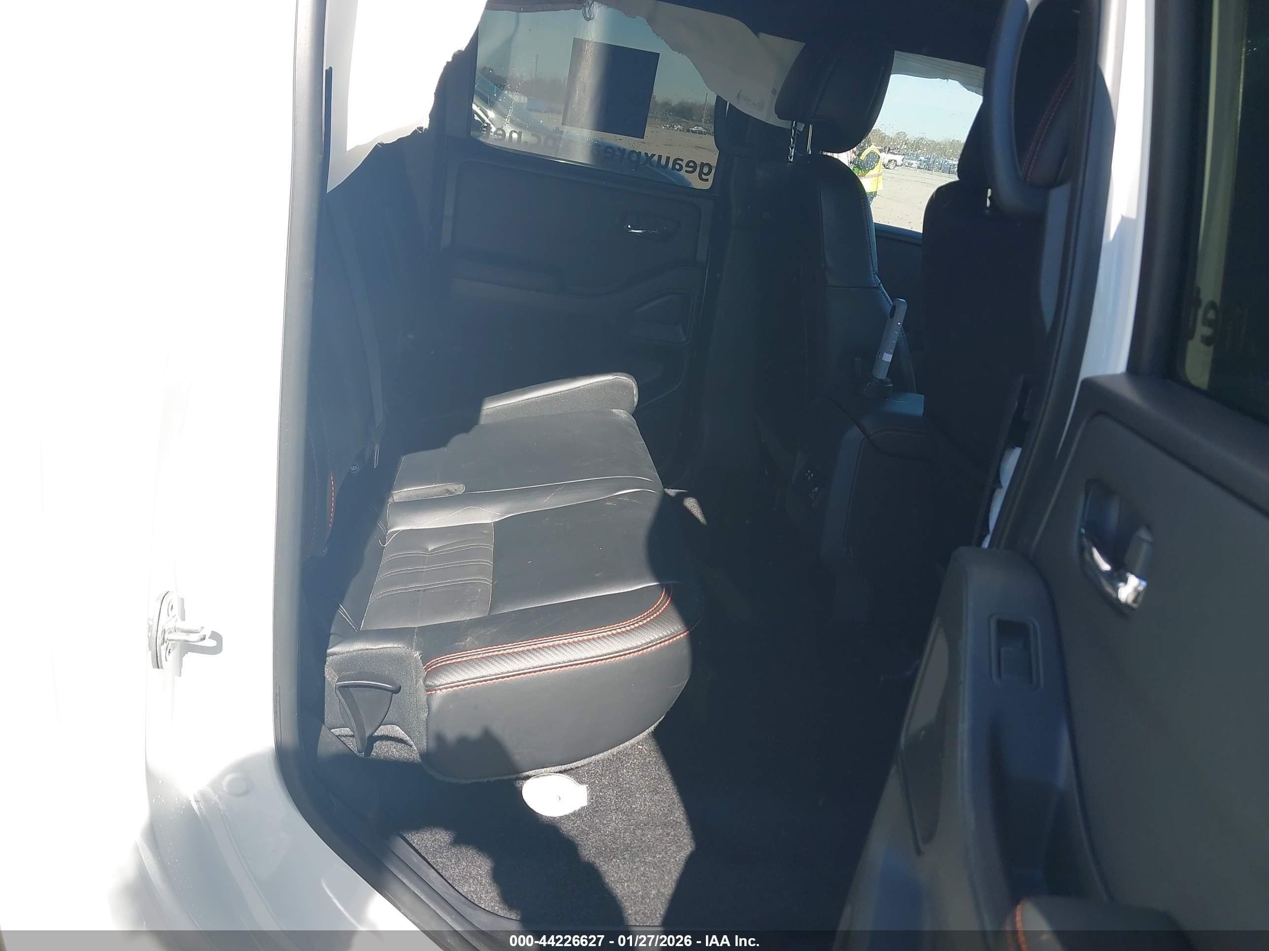 NISSAN FRONTIER image 8