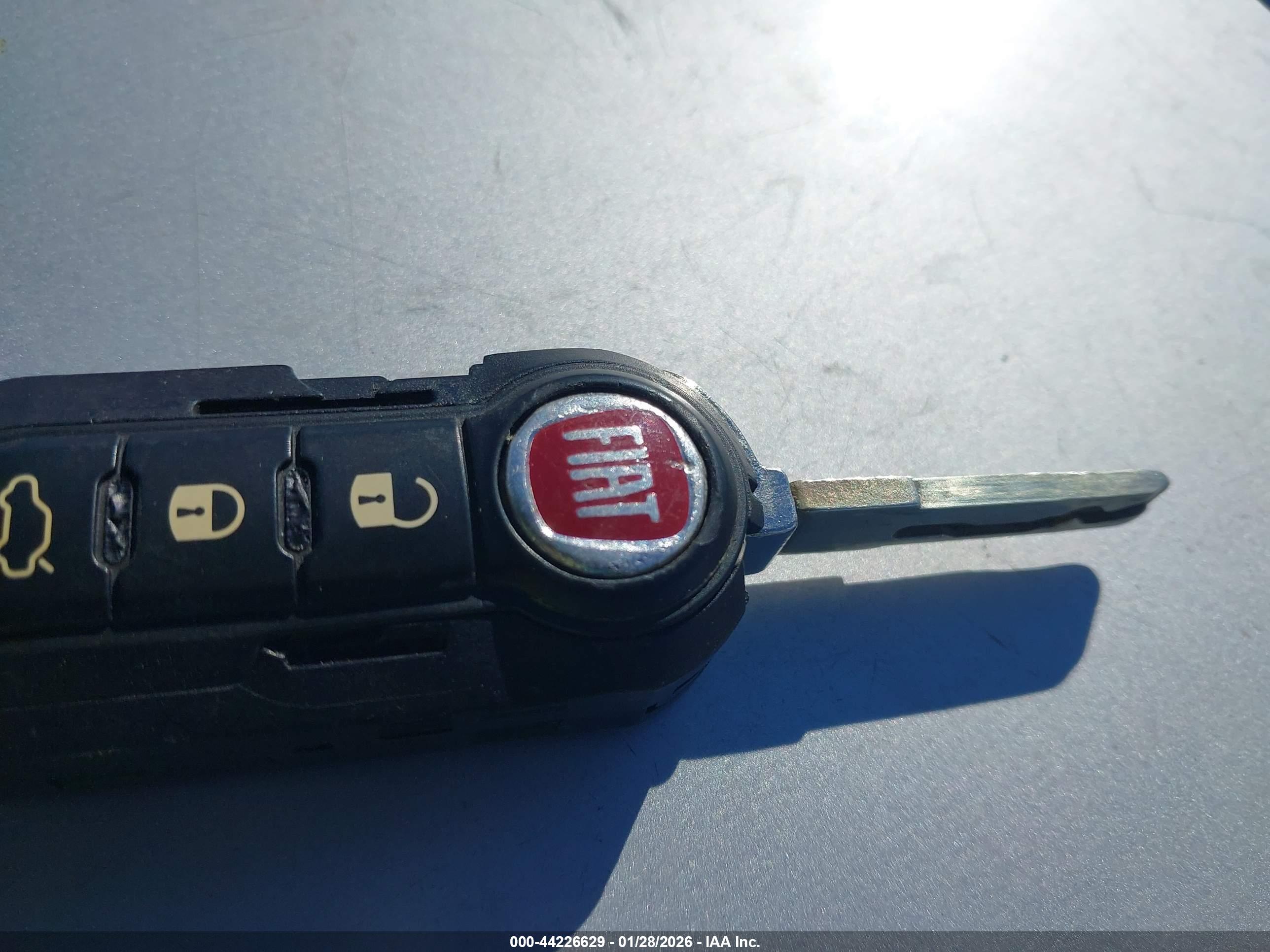 FIAT 500L image 11