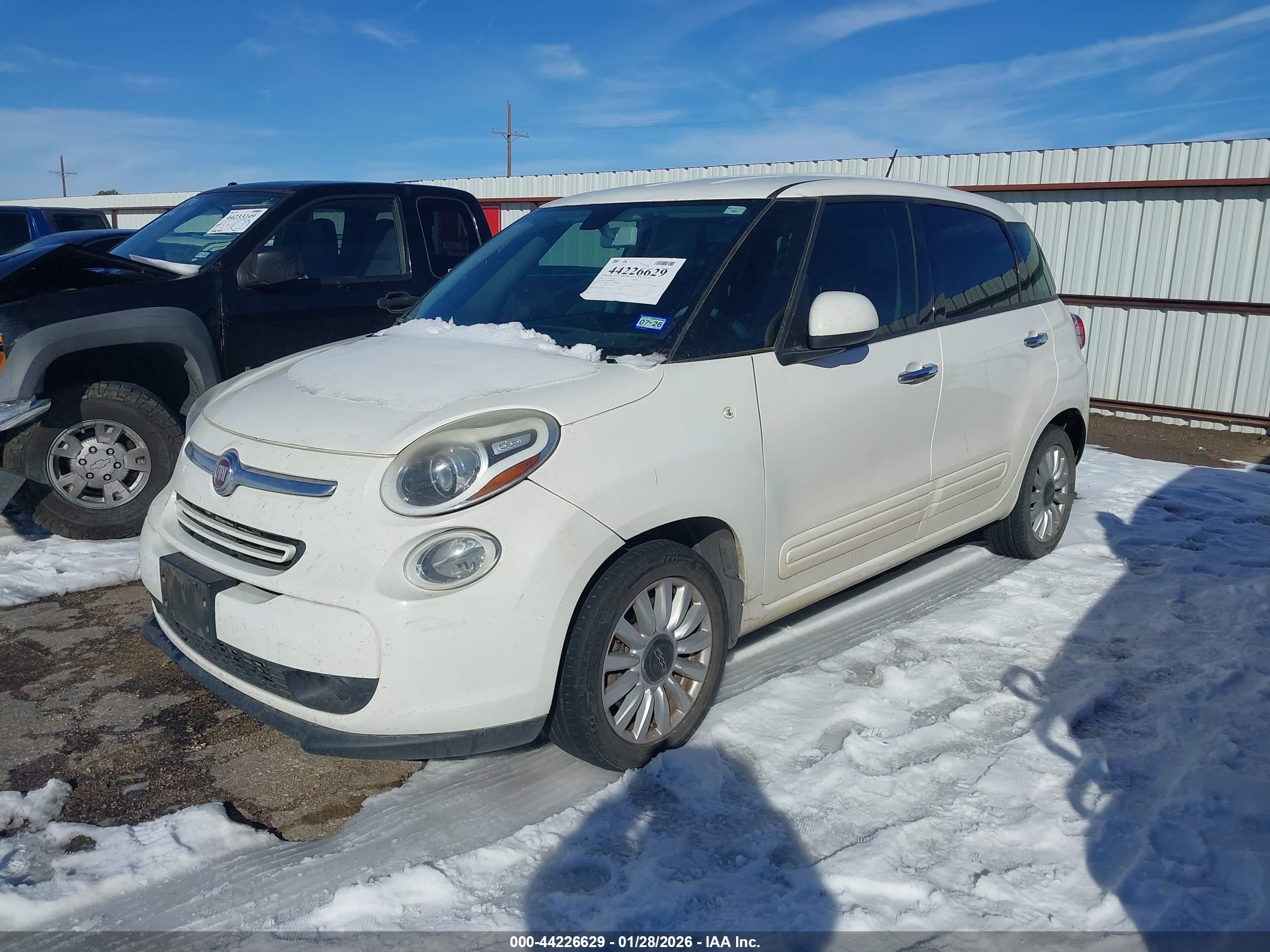 FIAT 500L image 2