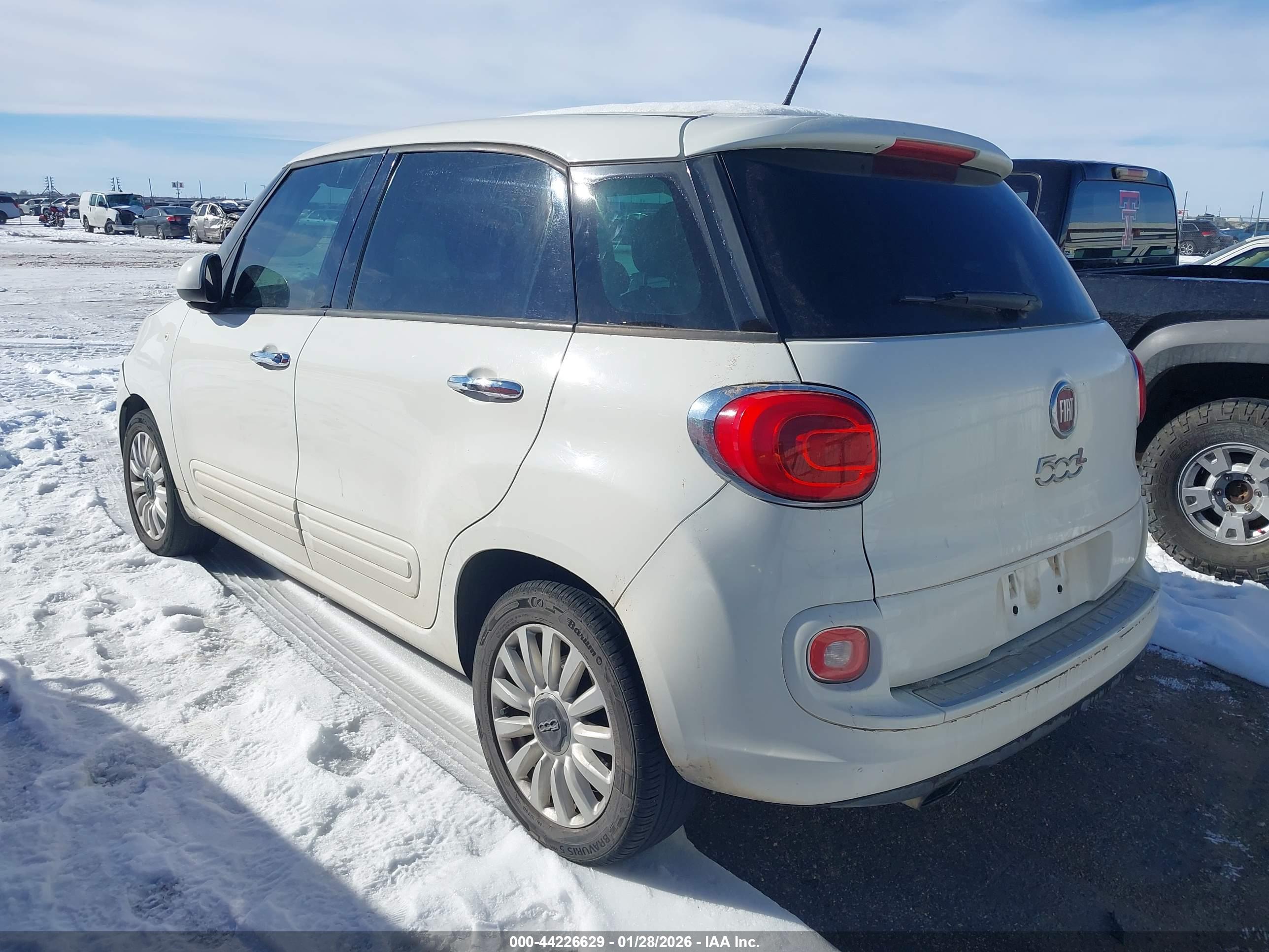 FIAT 500L image 3