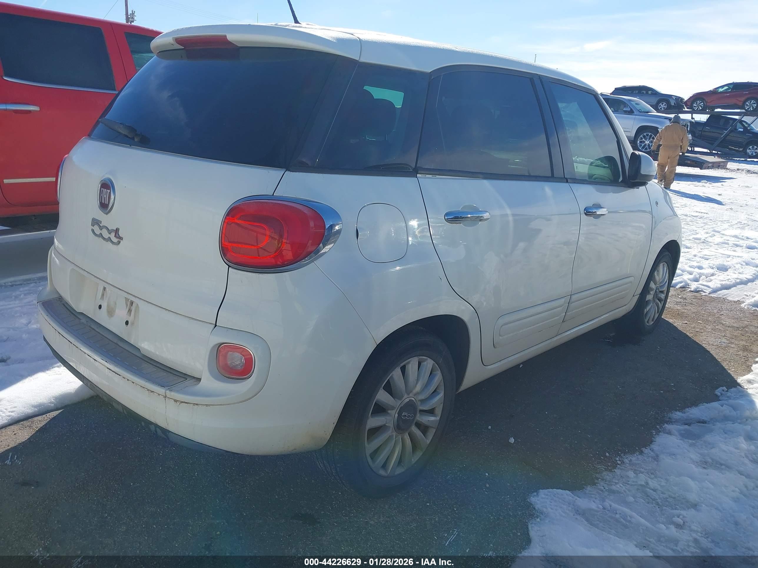 FIAT 500L image 4