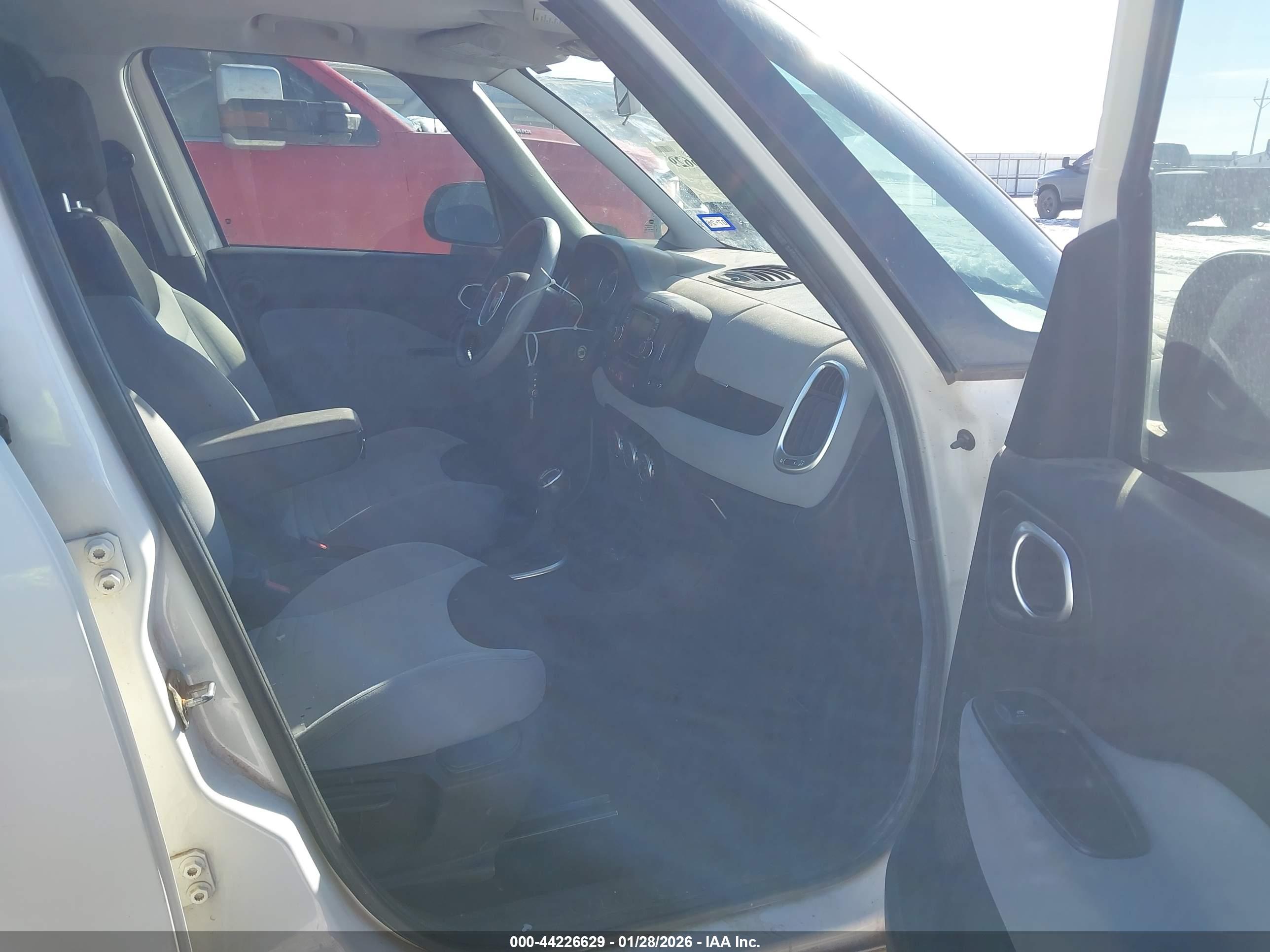FIAT 500L image 5