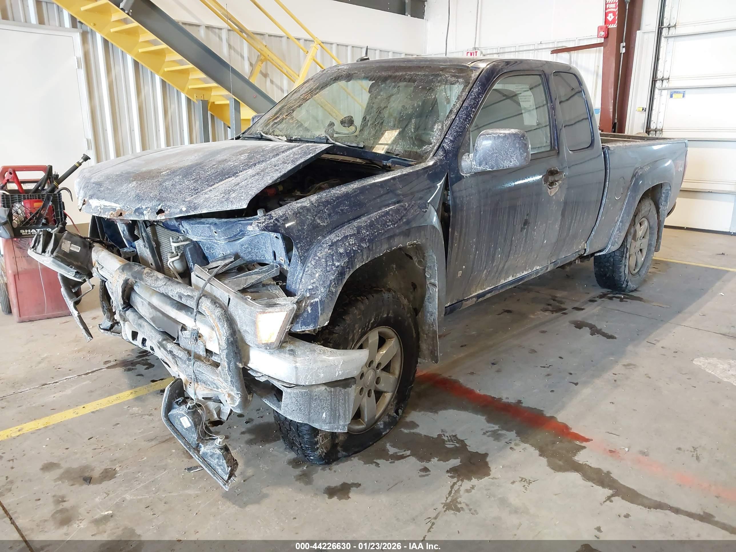 CHEVROLET COLORADO image 2