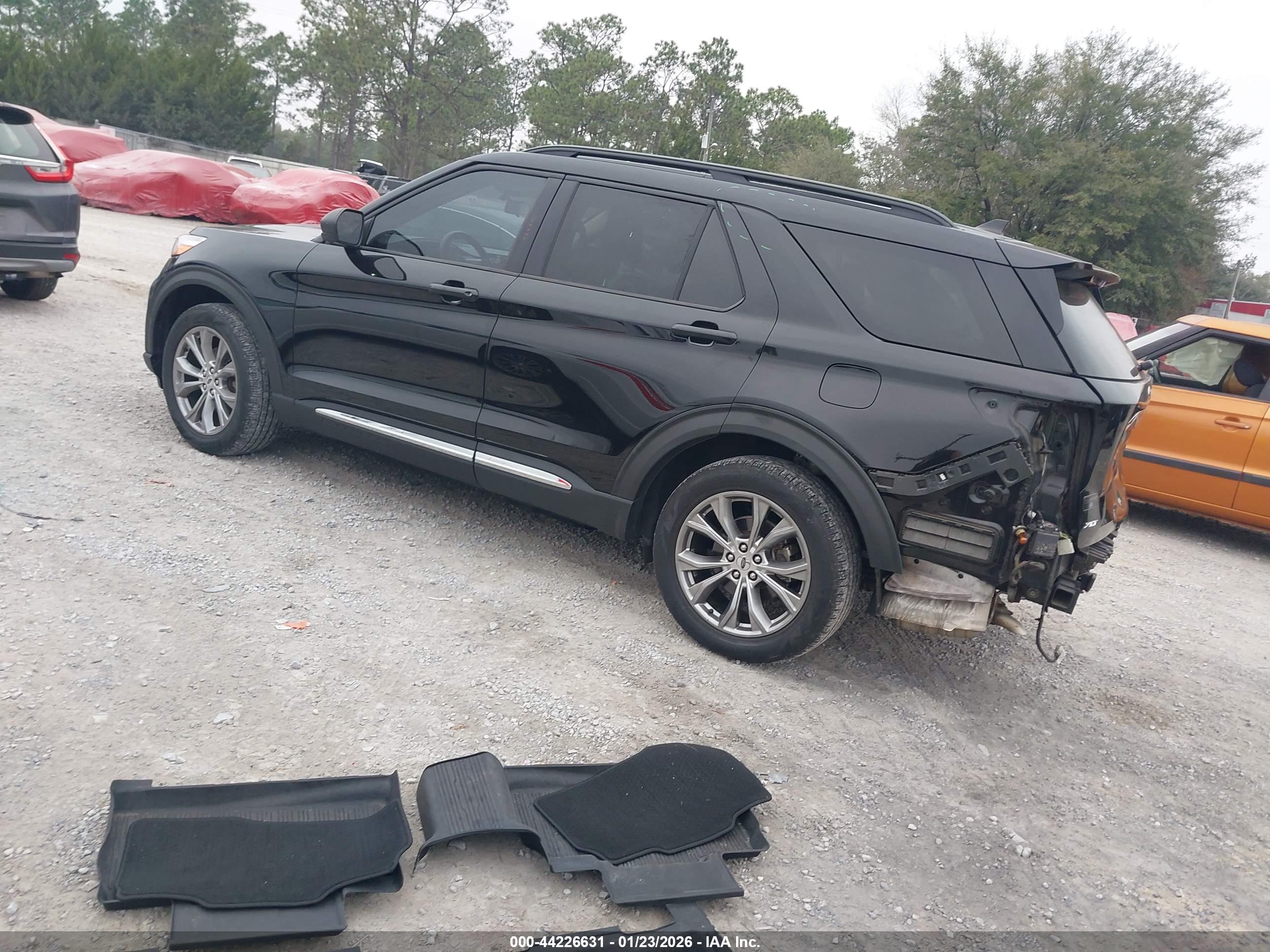 FORD EXPLORER image 3