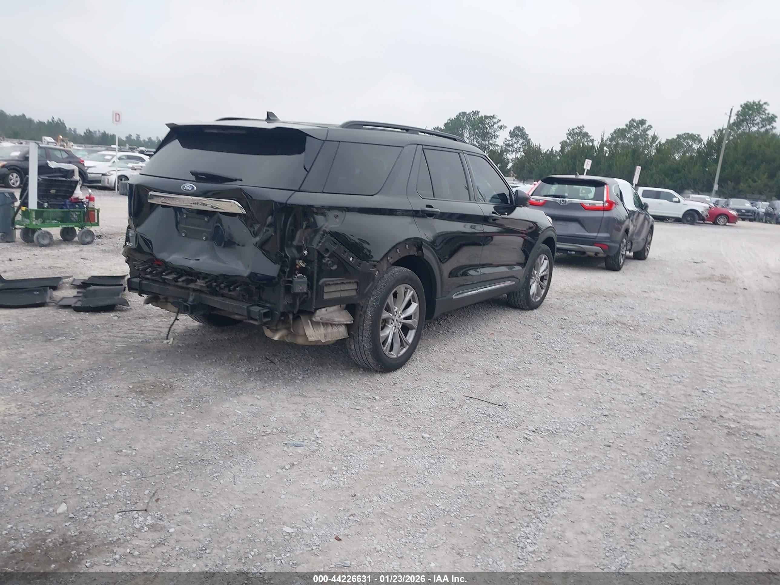 FORD EXPLORER image 4