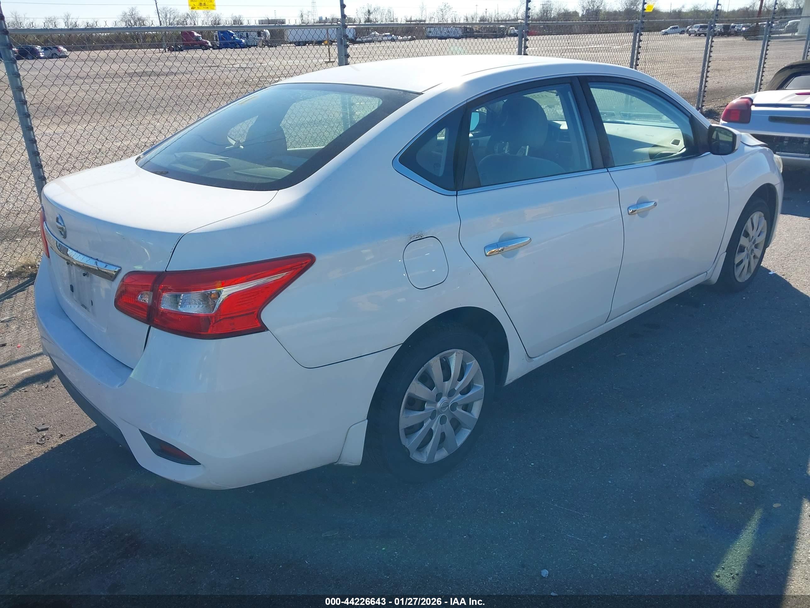 NISSAN SENTRA image 4
