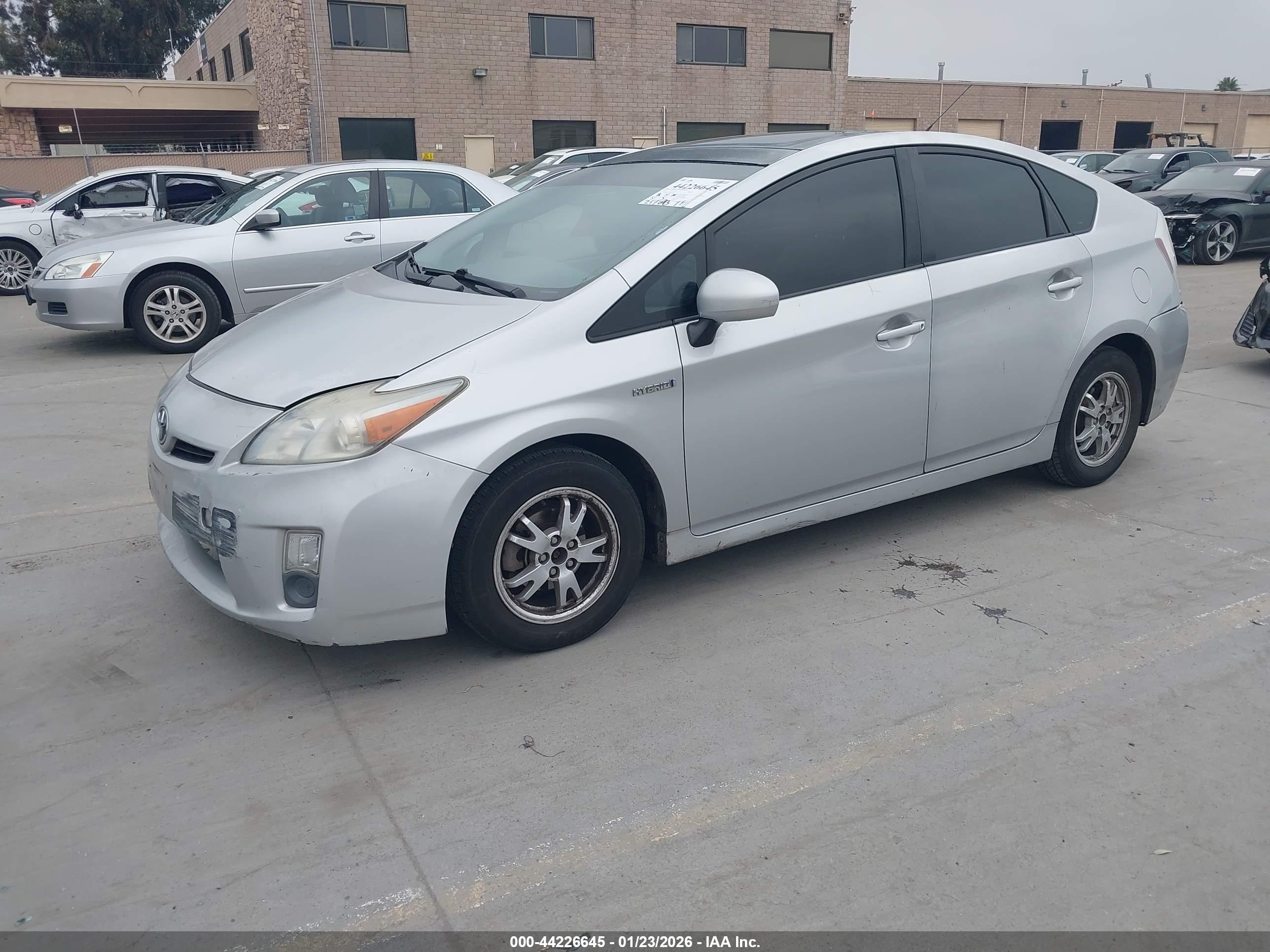 TOYOTA PRIUS image 2