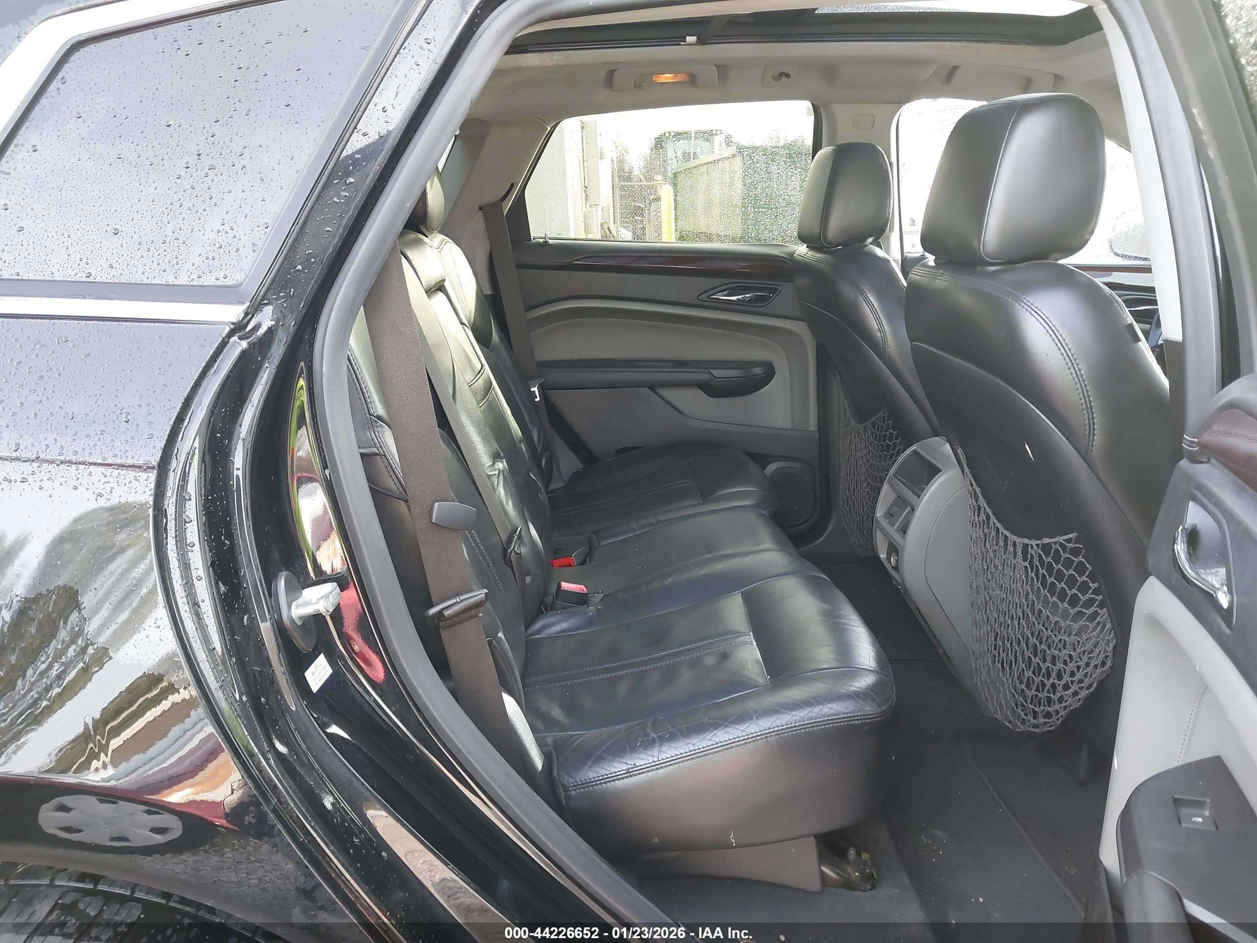 CADILLAC SRX image 8