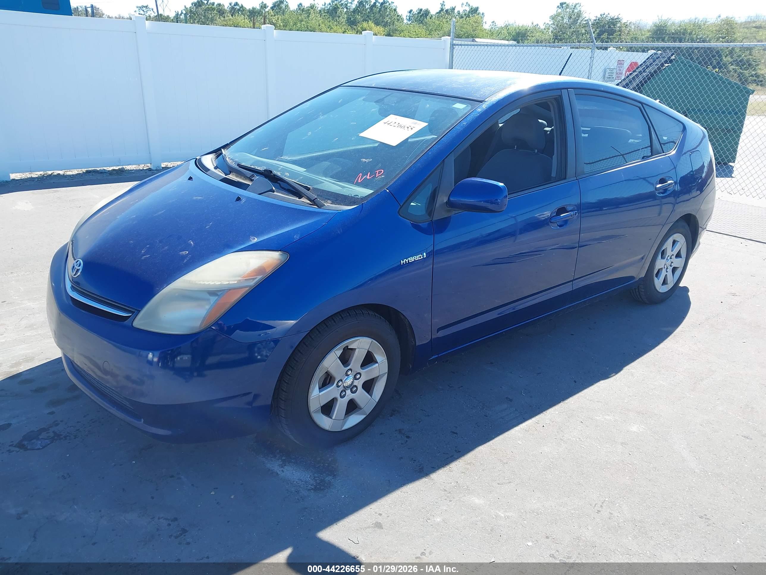 TOYOTA PRIUS image 2