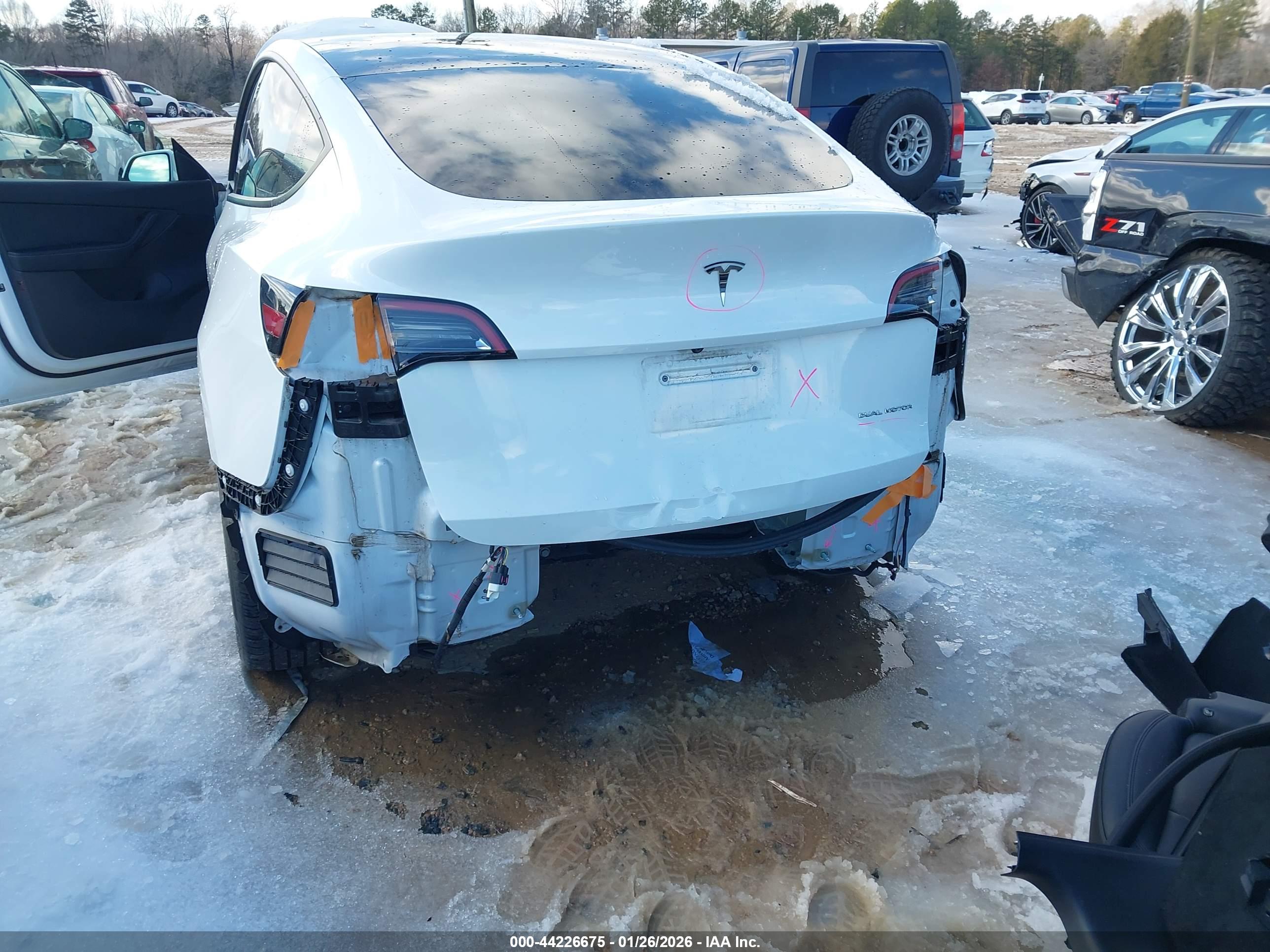 TESLA MODEL image 6