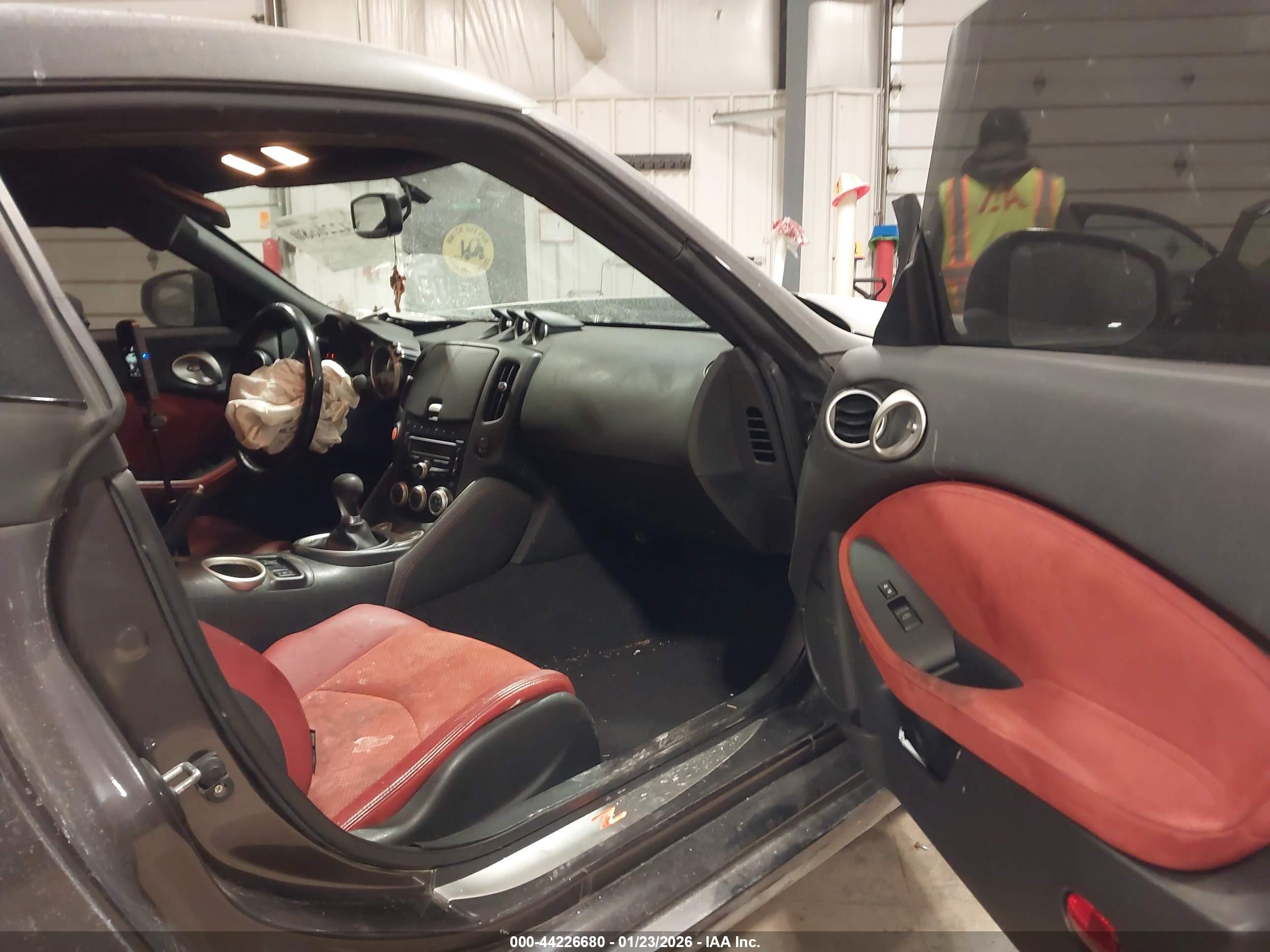 NISSAN 370Z image 5