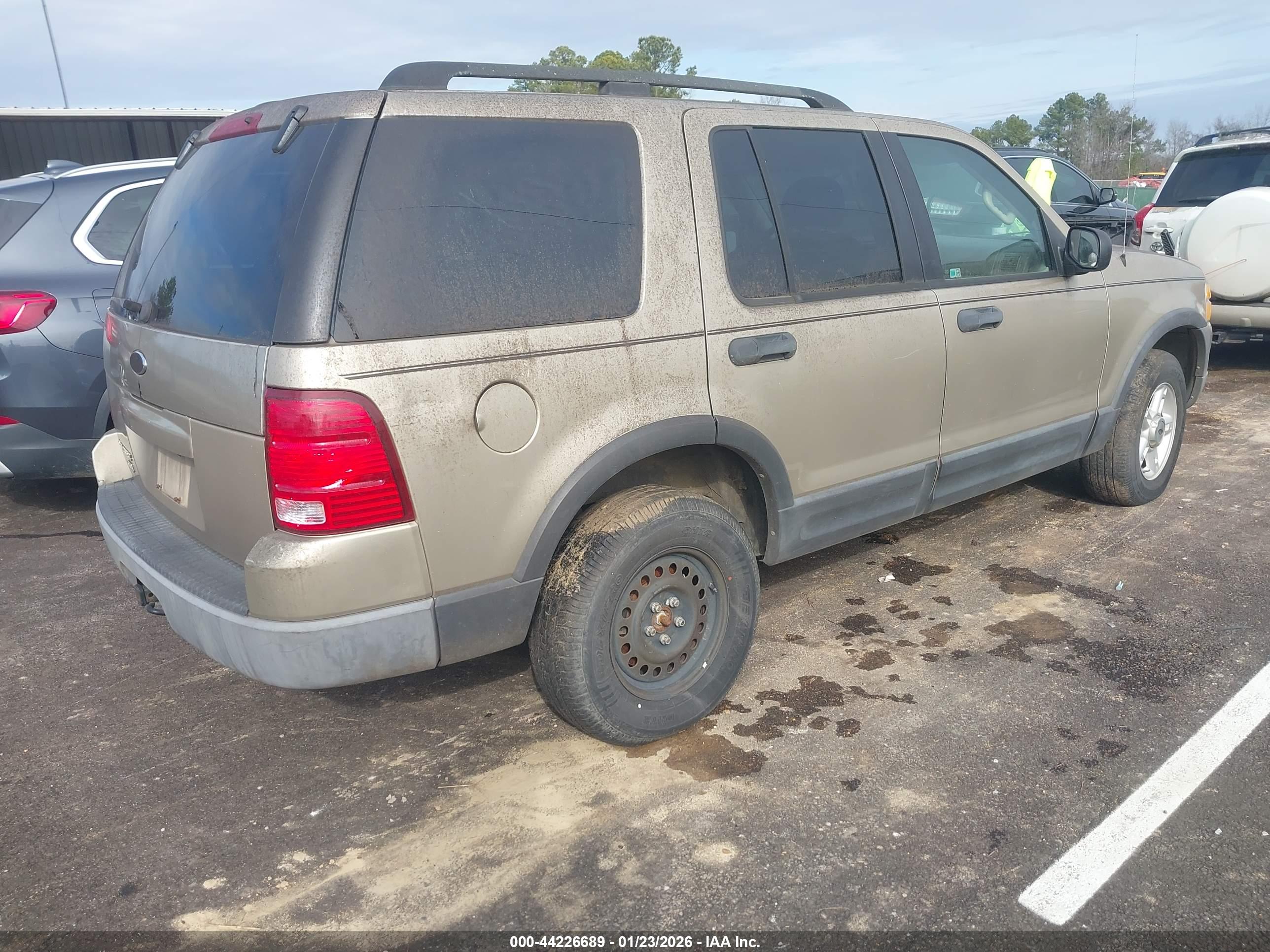 FORD EXPLORER image 4