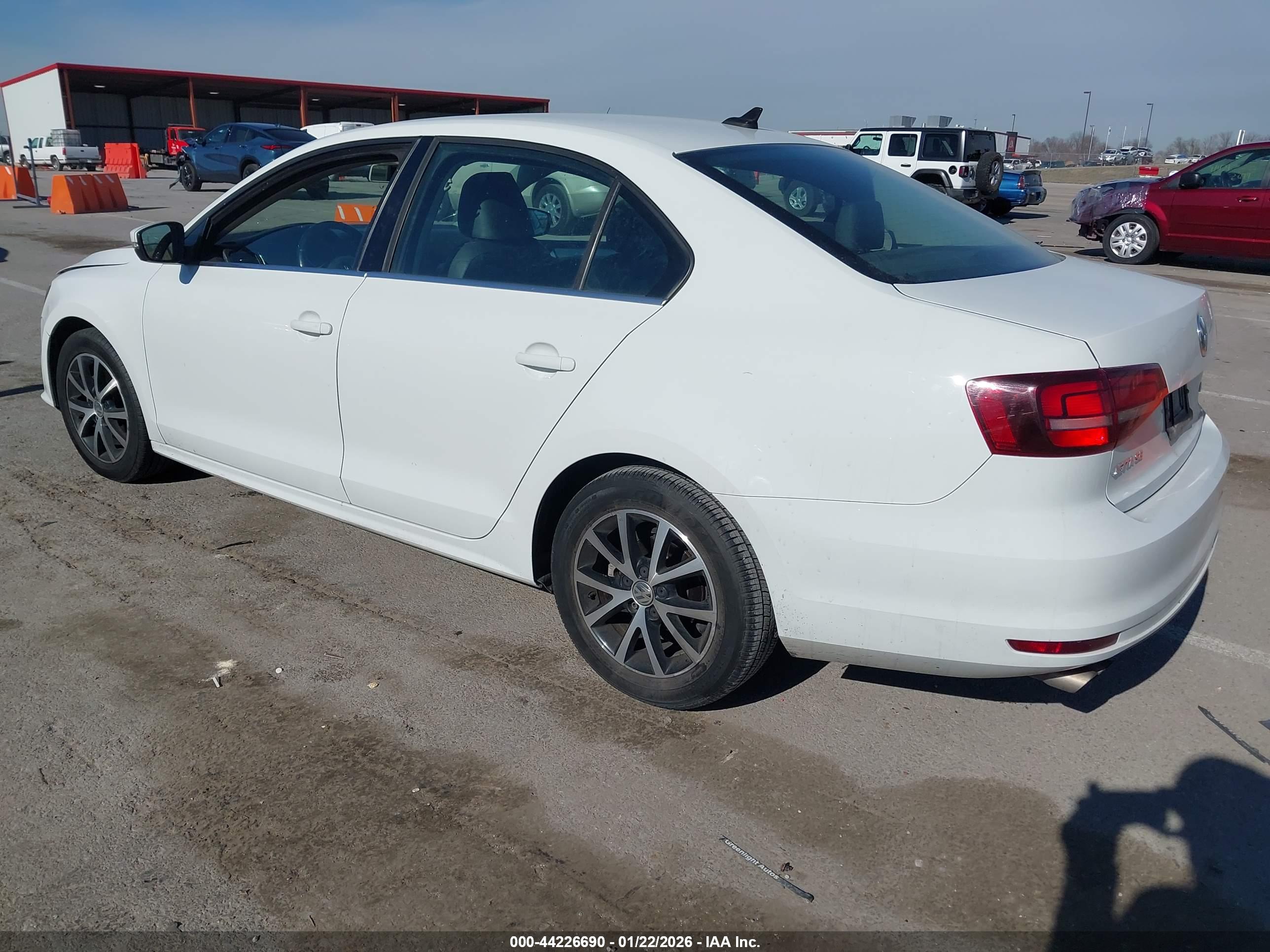 VOLKSWAGEN JETTA image 3