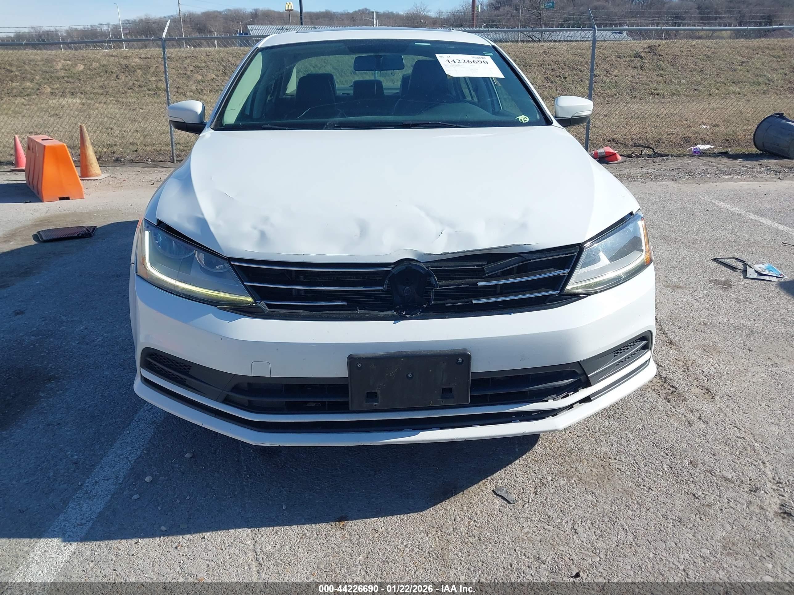 VOLKSWAGEN JETTA image 6
