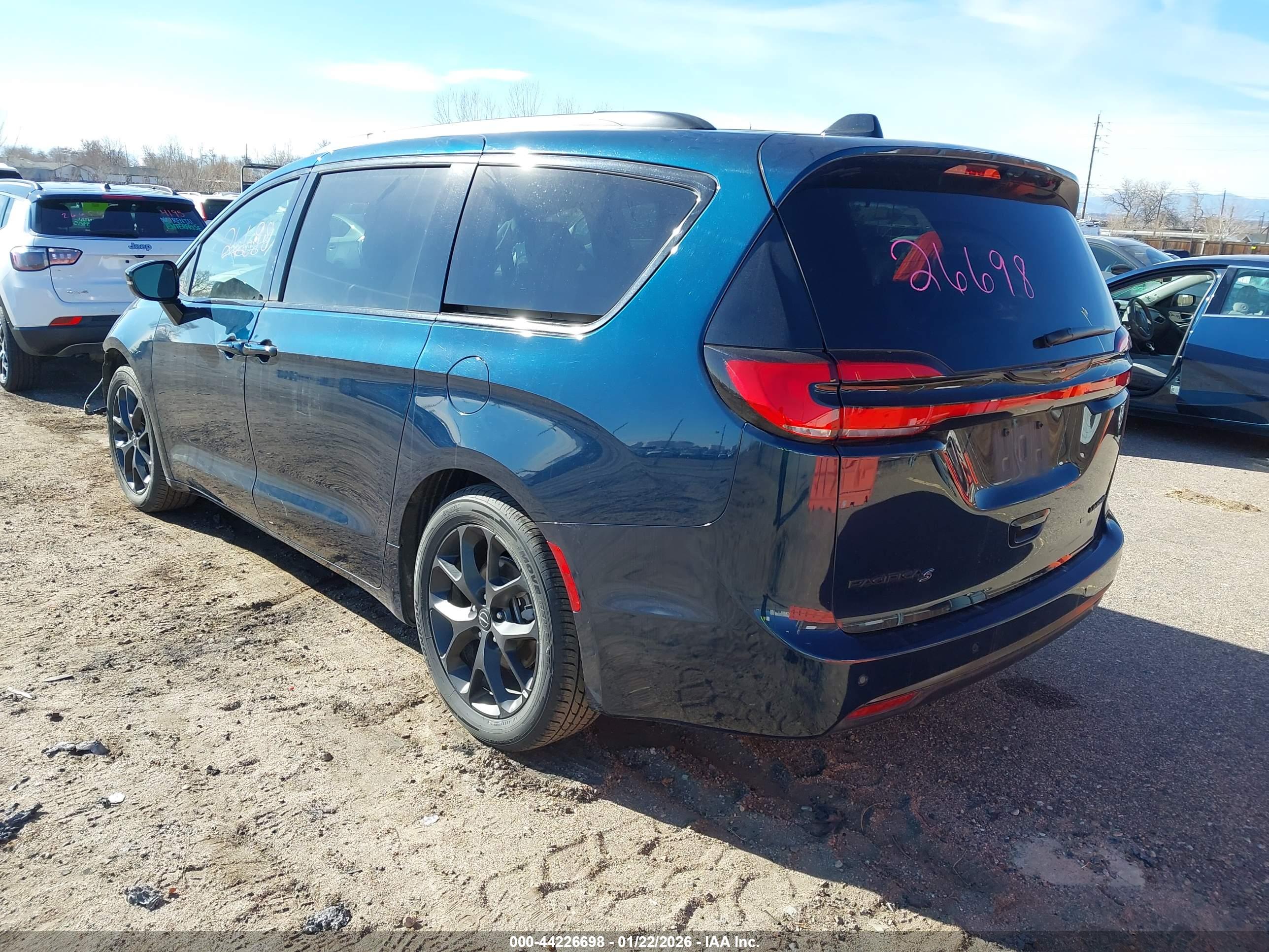 CHRYSLER PACIFICA image 3