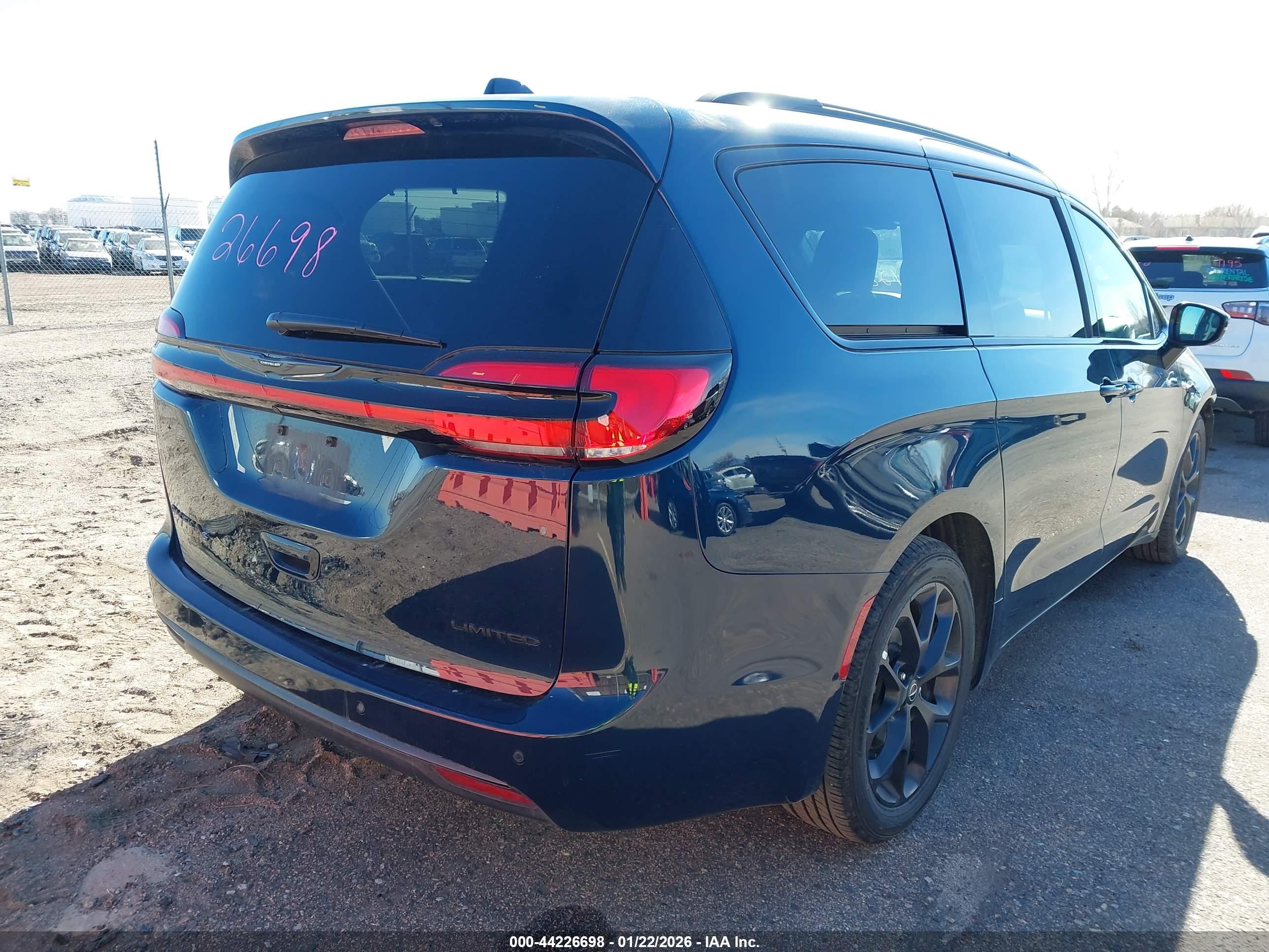 CHRYSLER PACIFICA image 4