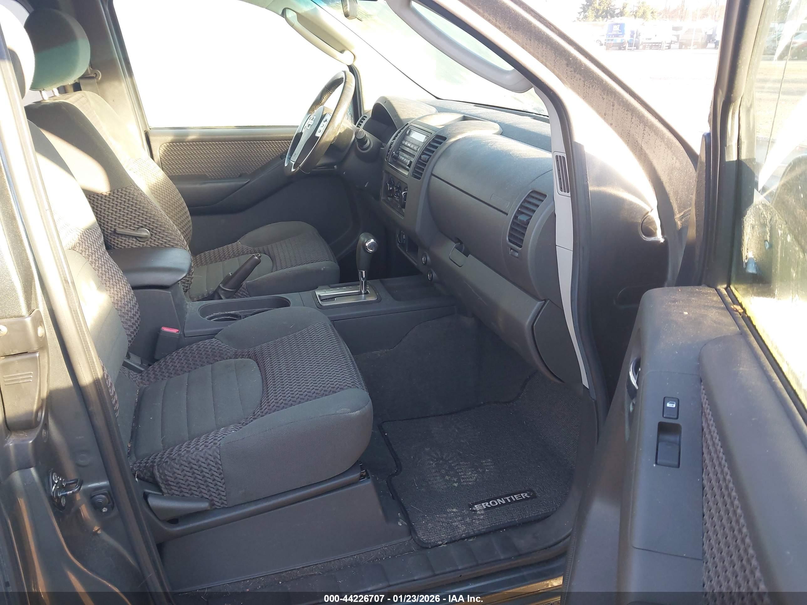NISSAN FRONTIER image 5