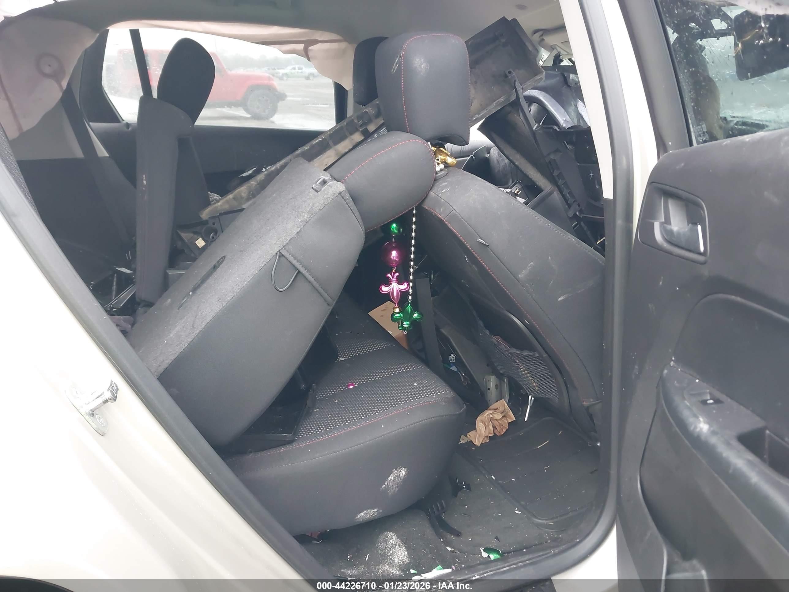GMC TERRAIN image 8