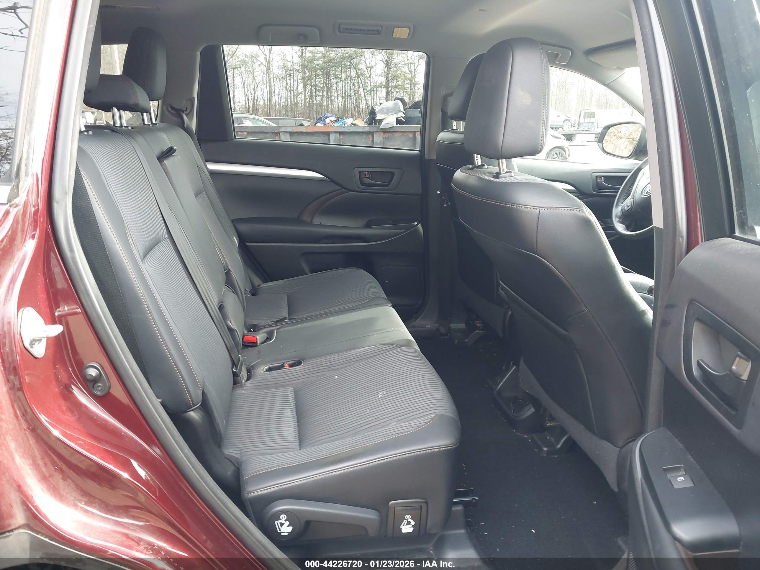 TOYOTA HIGHLANDER image 8